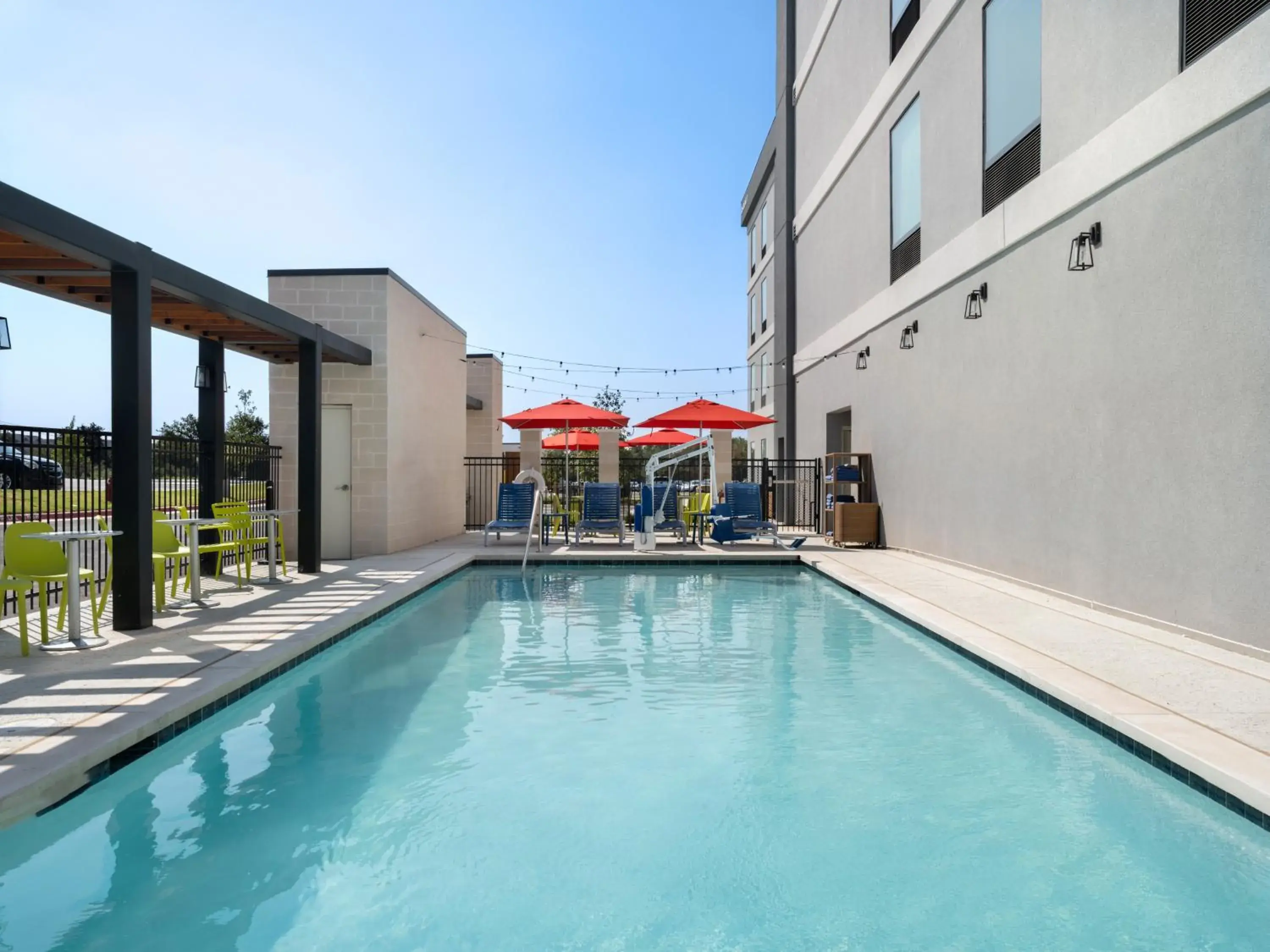 Swimming Pool in Home2 Suites By Hilton Round Rock Medical Center