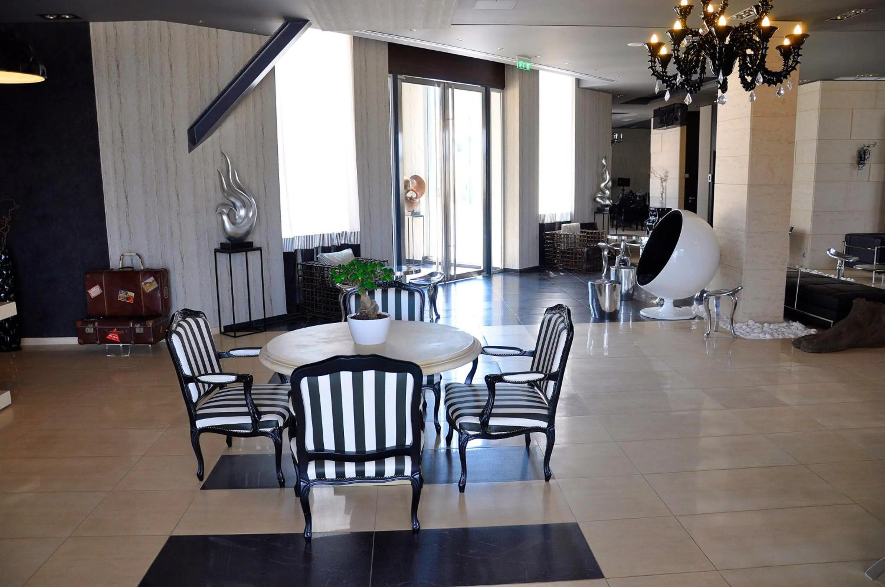 Lobby or reception in Gallery Art Hotel