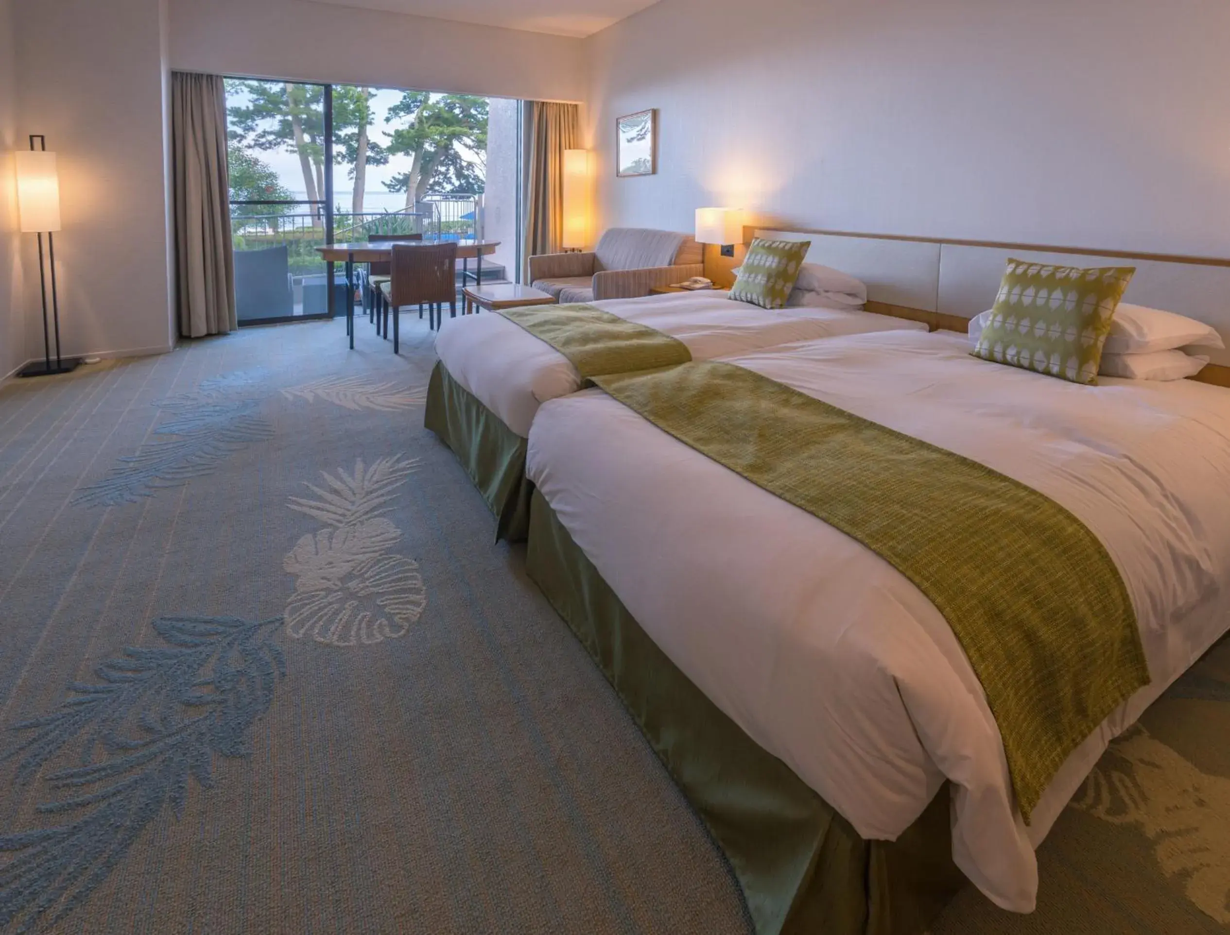 Bed in Izu-Imaihama Tokyu Hotel