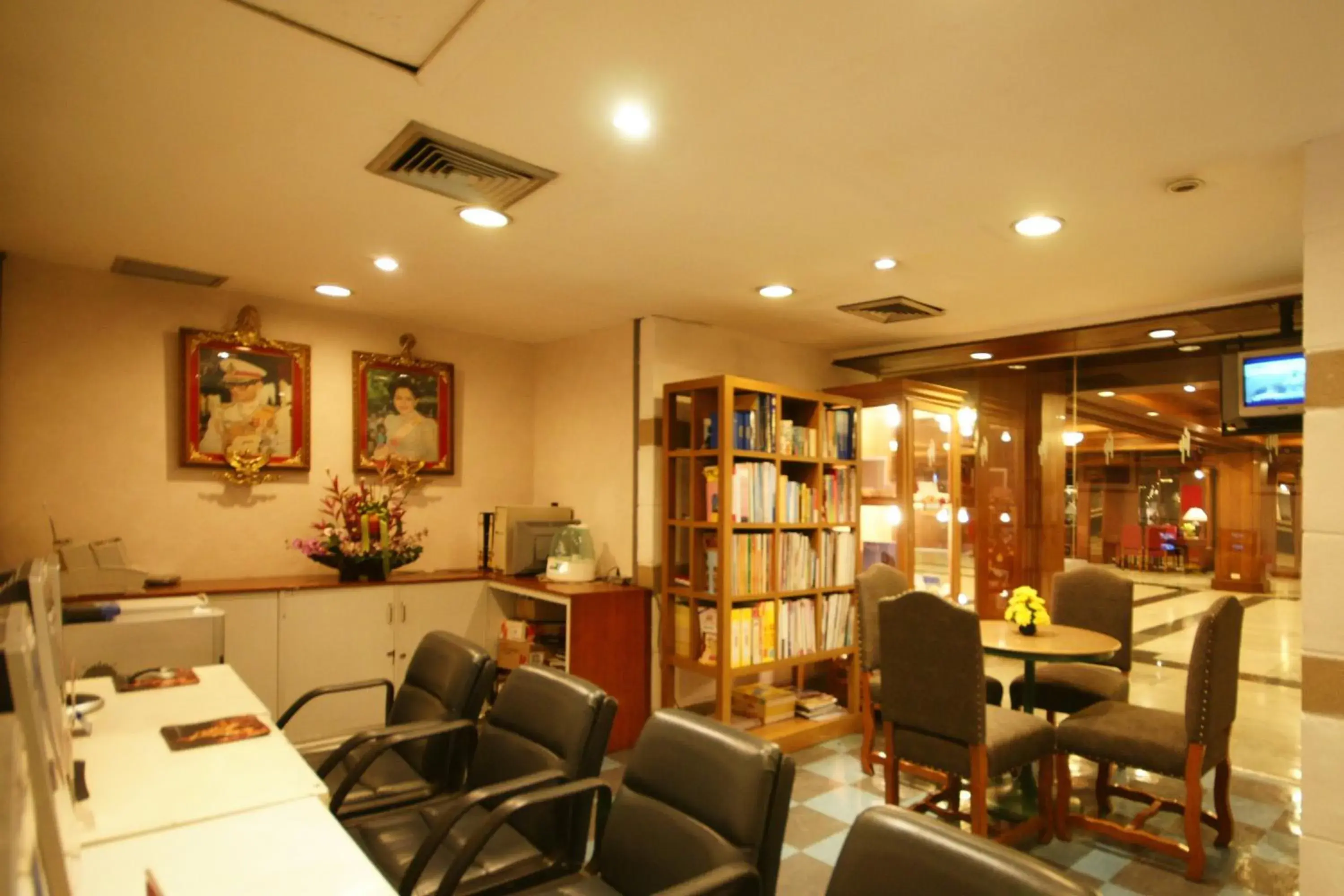 Business facilities in Bangkok Palace Hotel