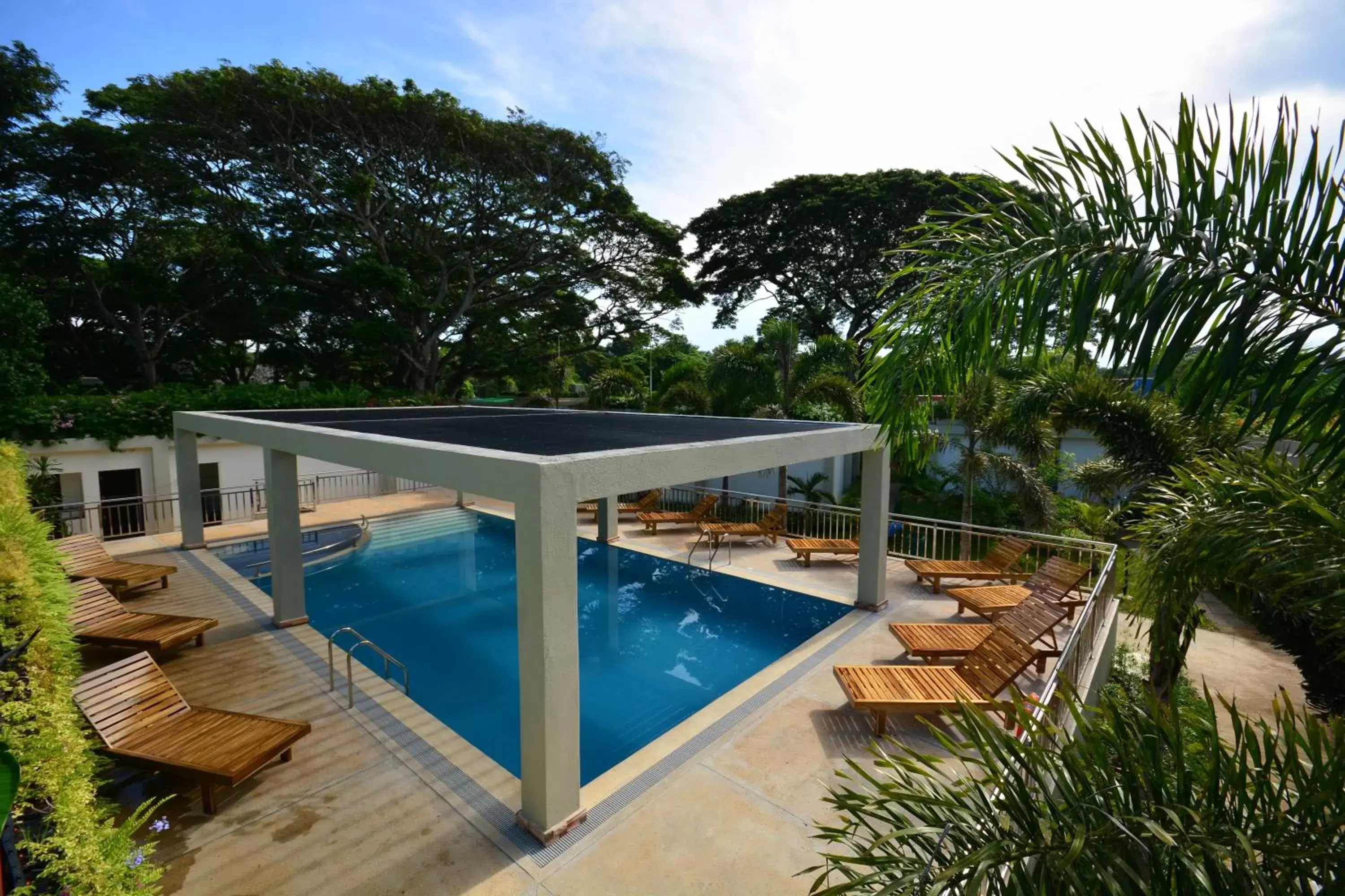 Swimming pool in Munting Paraiso Swimming pool in Munting Paraiso