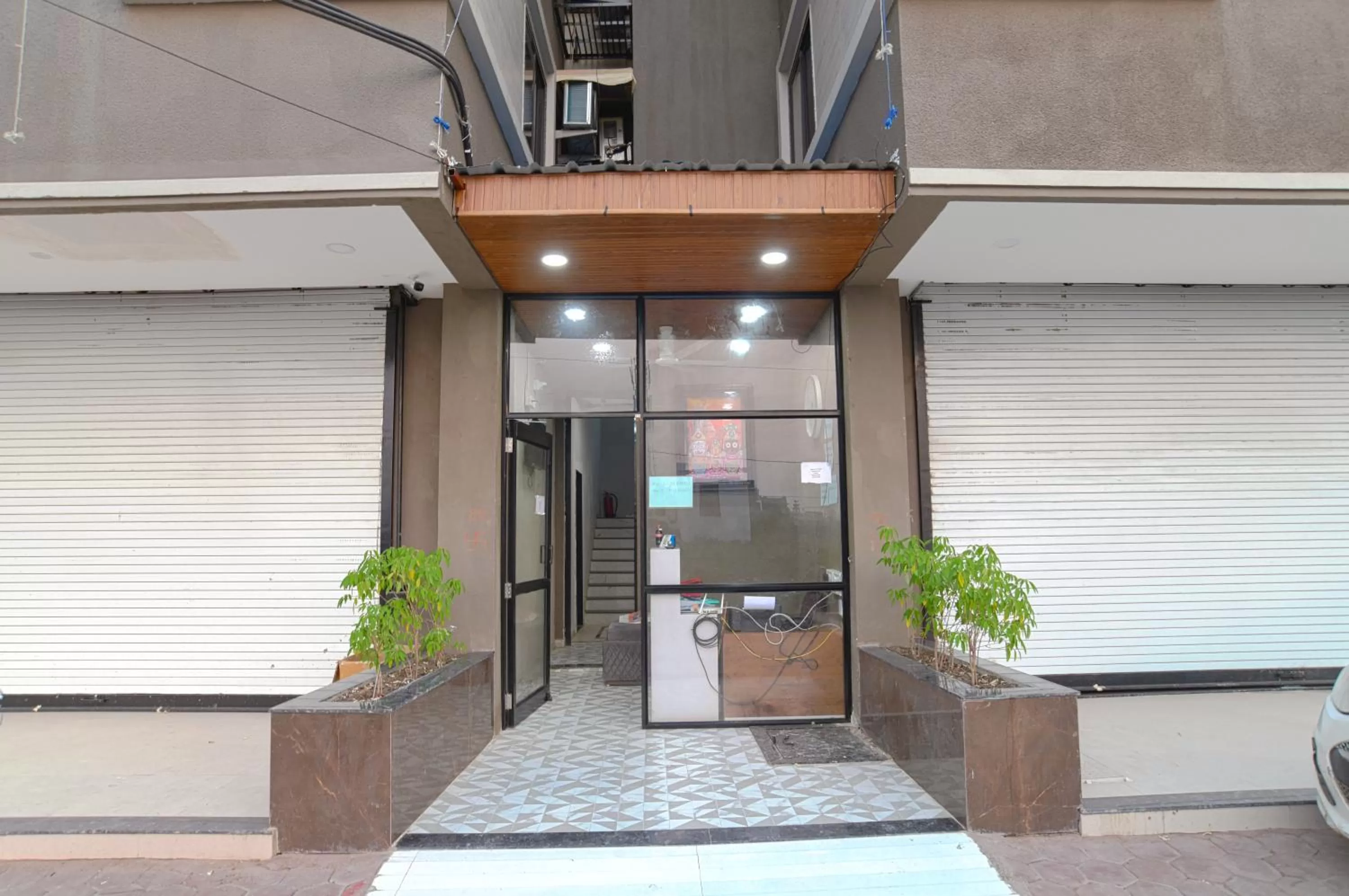 Facade/entrance in Fabhotel Grand Blue