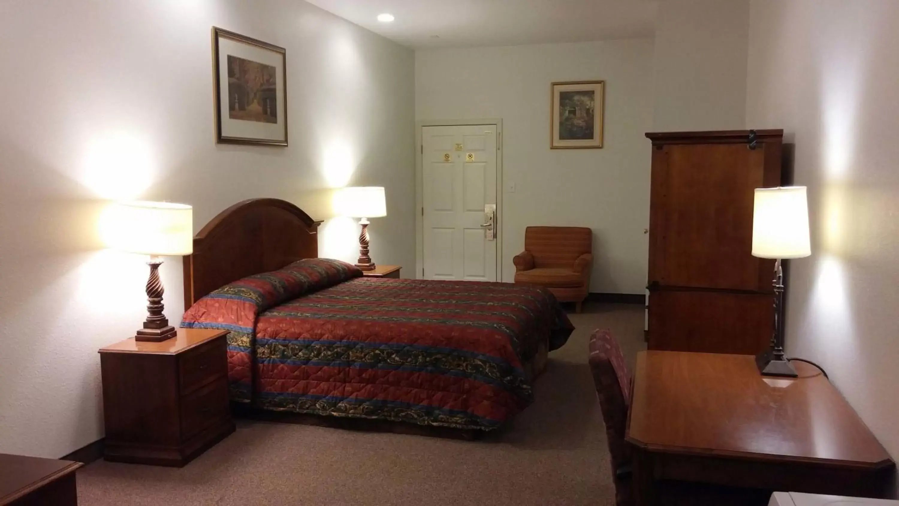 Photo of the whole room, Bed in Country Regency Inn & Suites