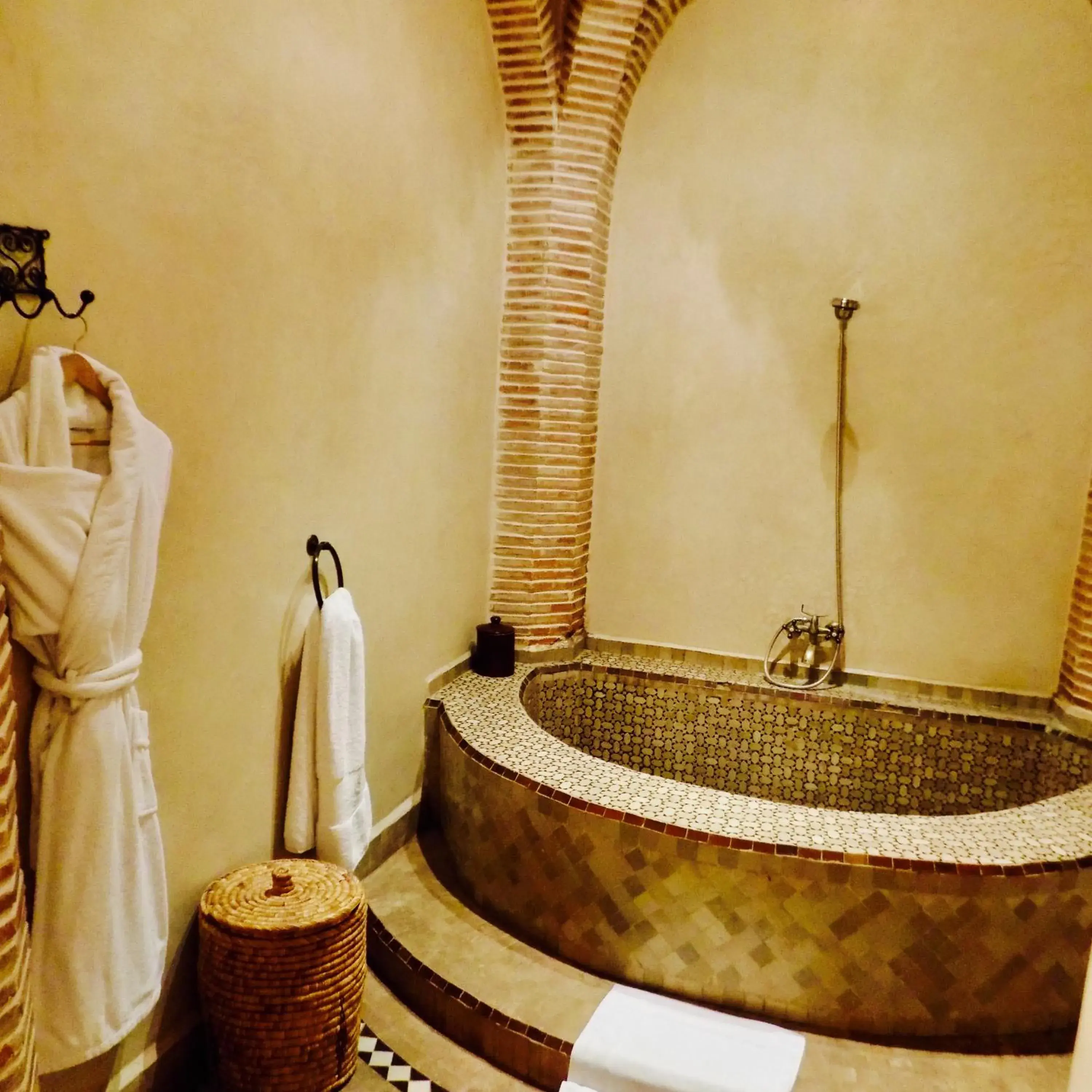 Bathroom in Riad Les Trois Palmiers El Bacha