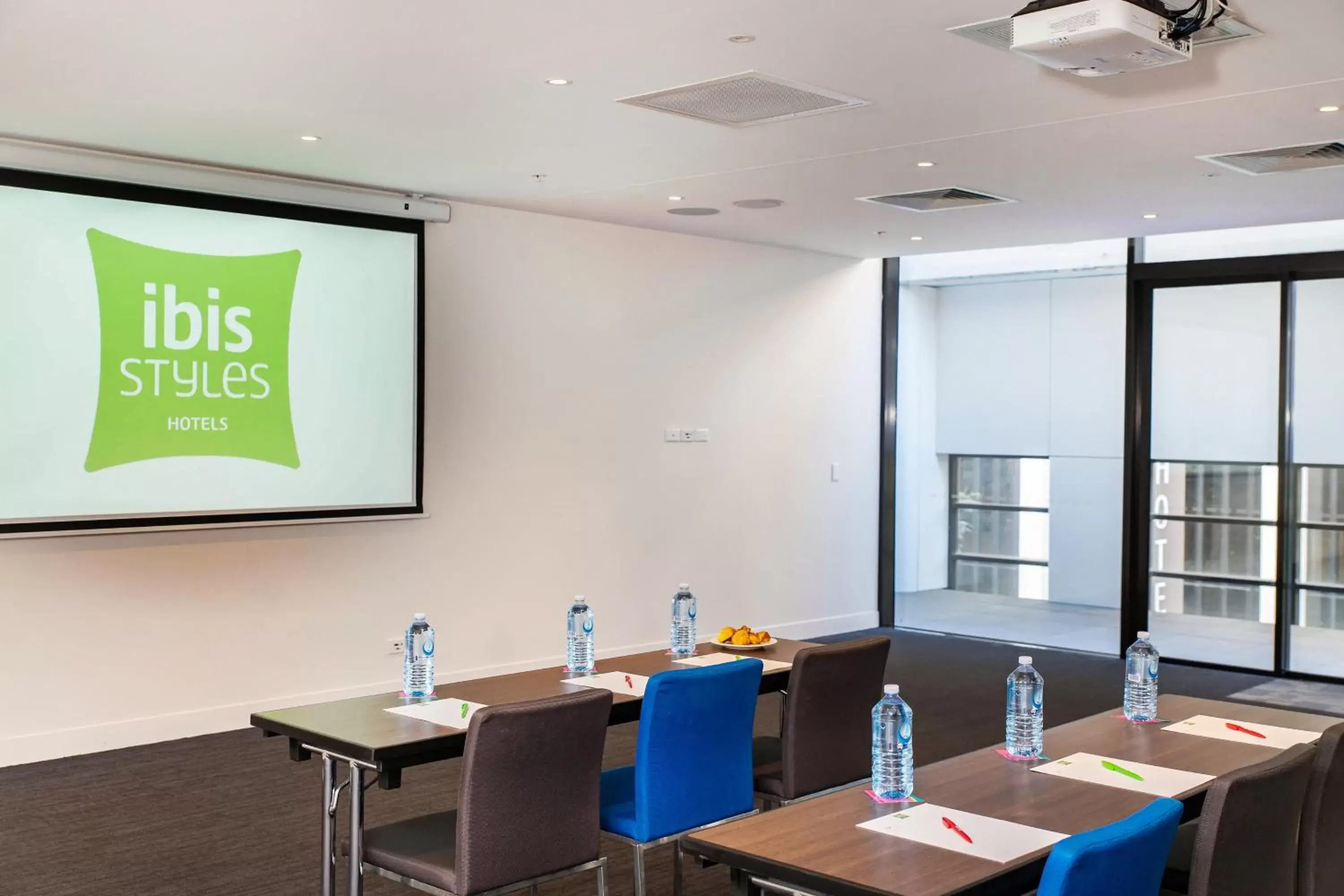 Business facilities in ibis Styles Brisbane Elizabeth Street