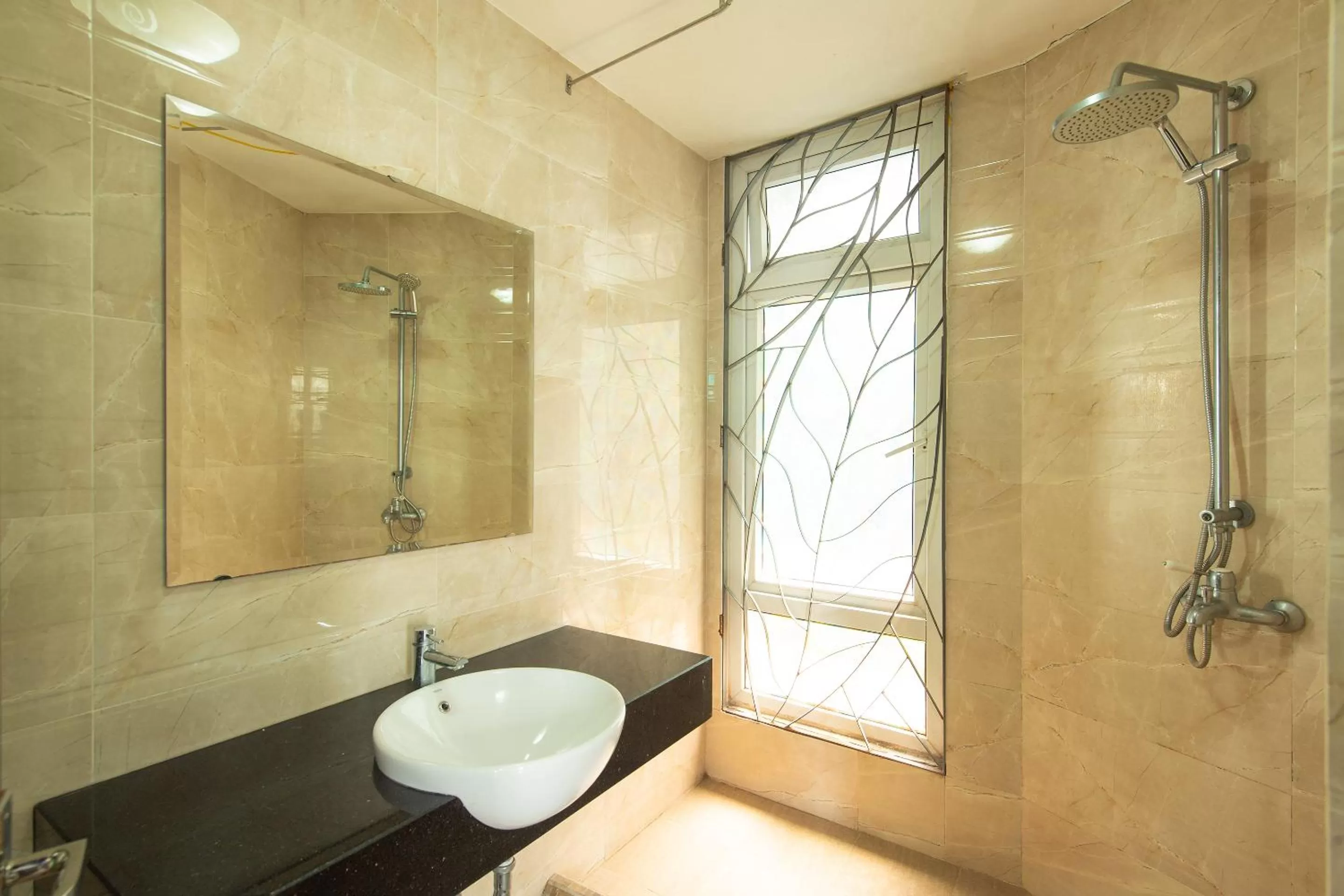 Shower, Bathroom in Auntie Liên's Homestay