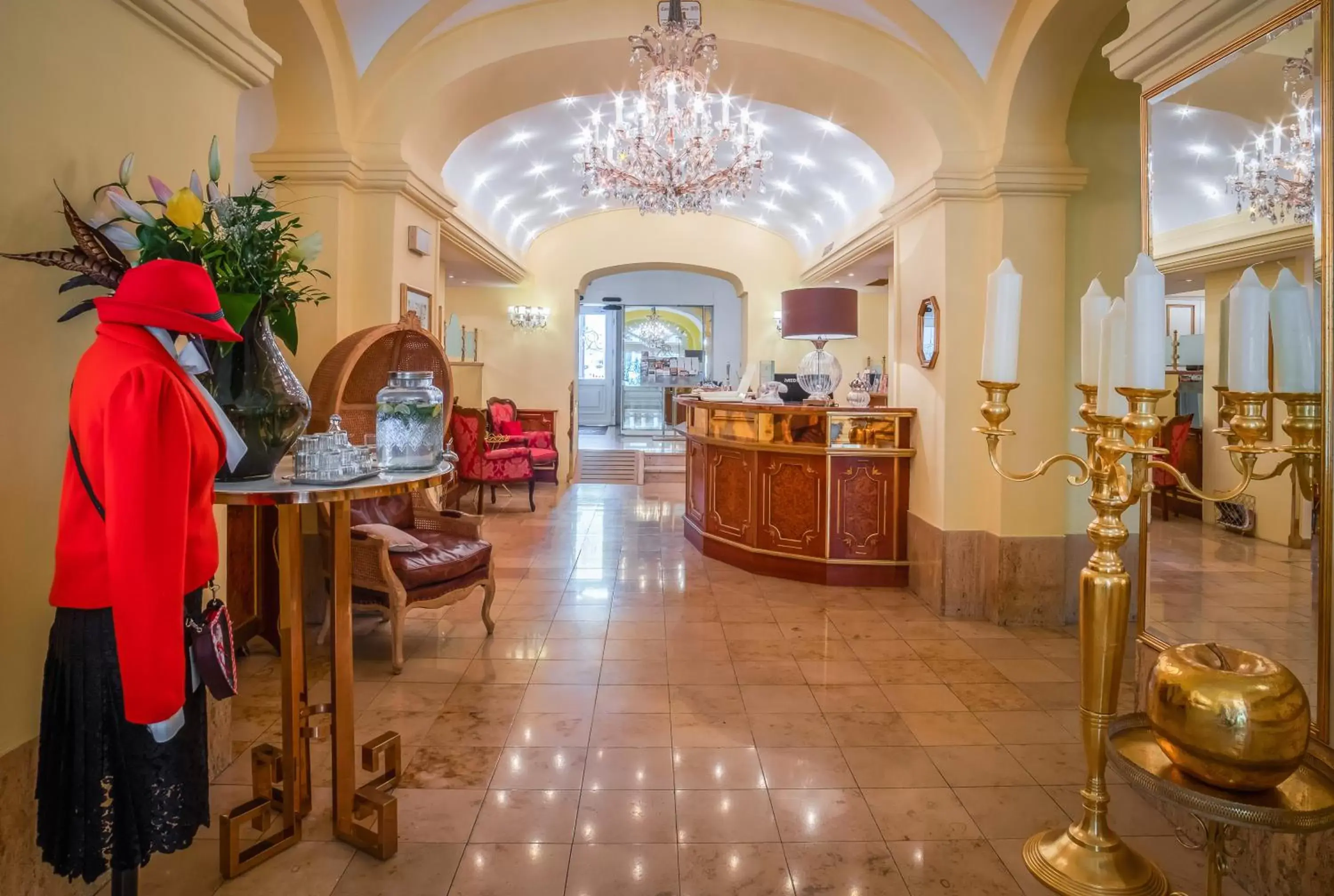 Lobby or reception in Schlosshotel Römischer Kaiser