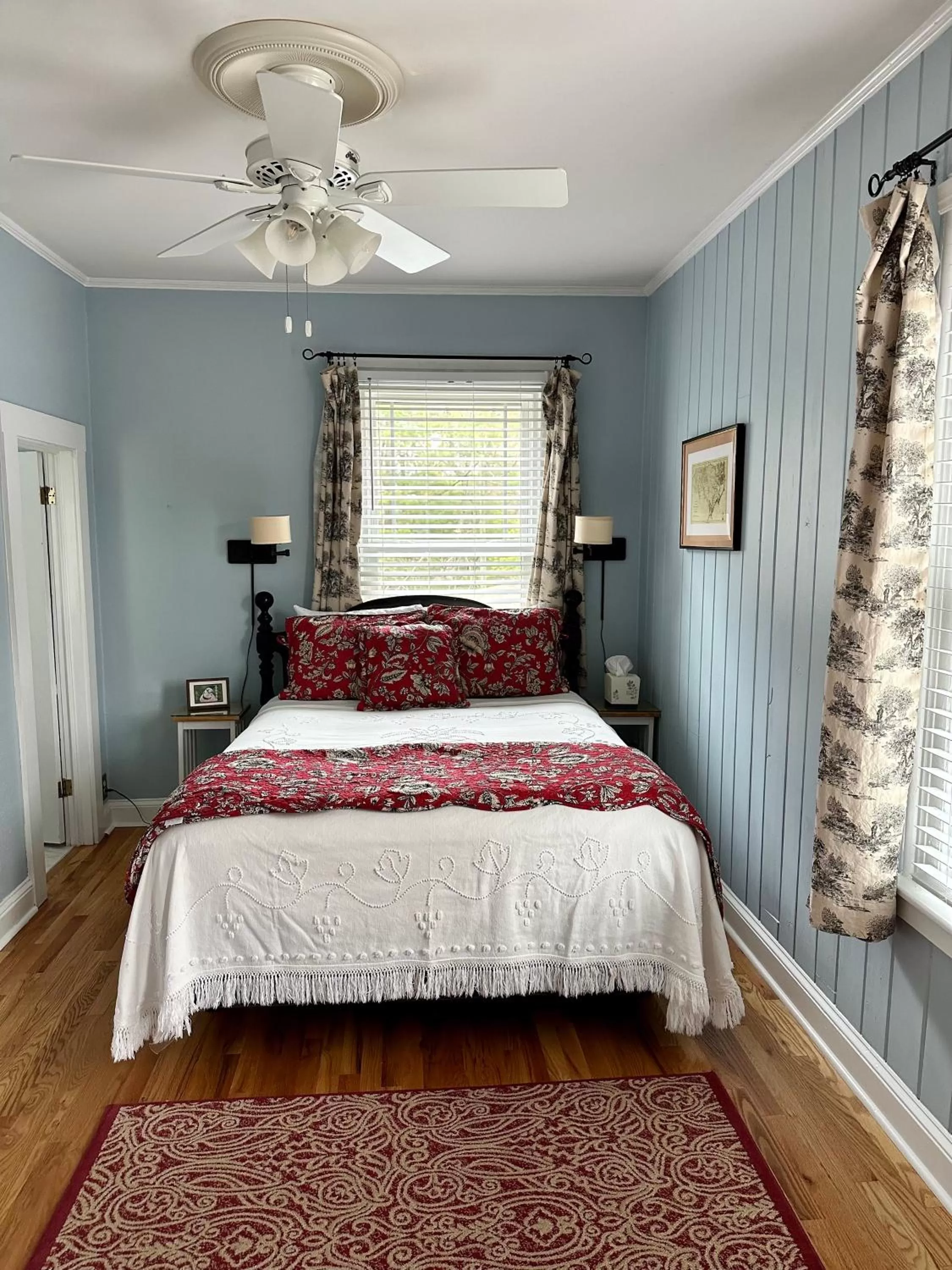 Bed in Red Rocker Inn