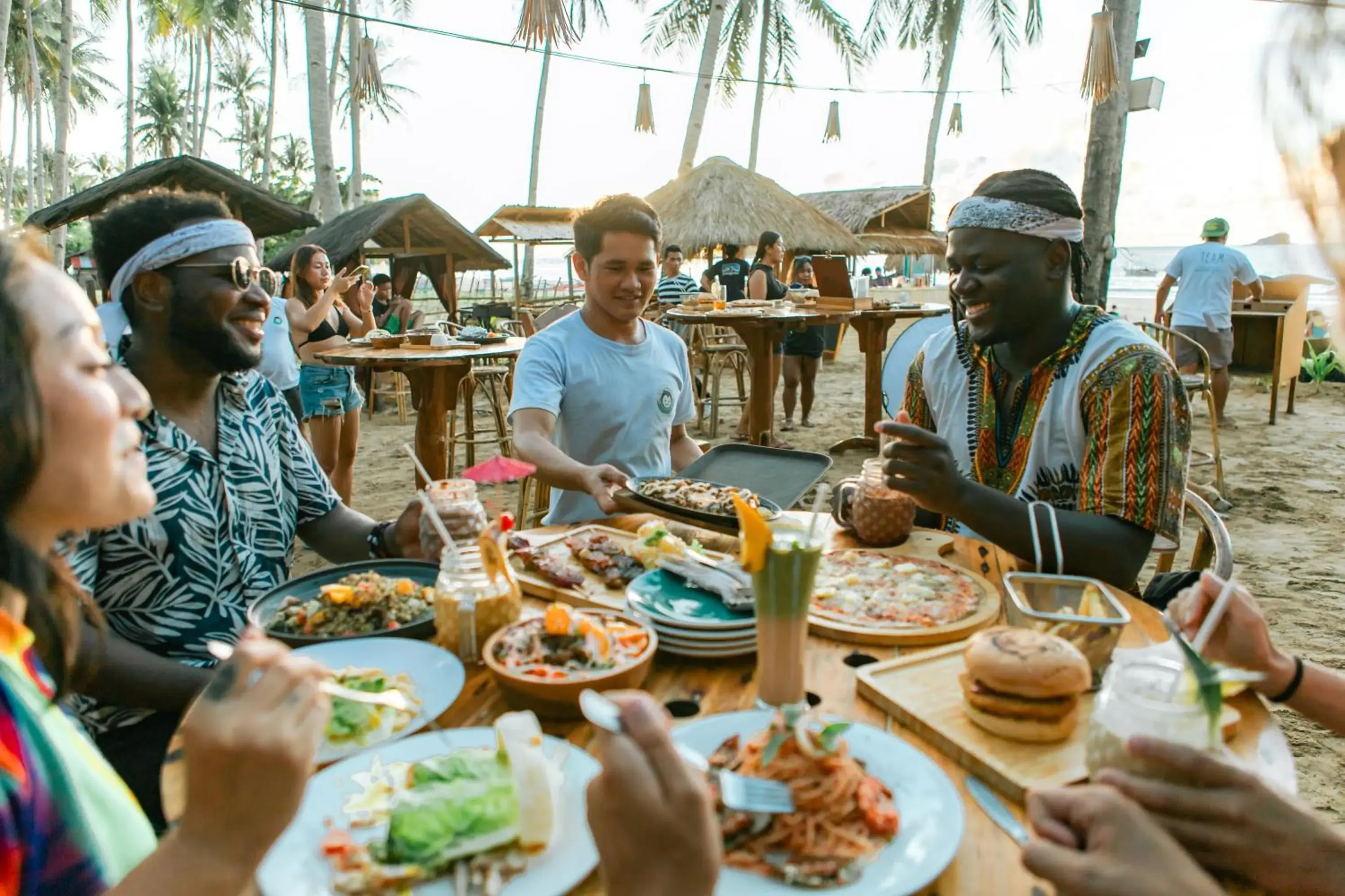 Restaurant/places to eat in Mad Monkey Hostel Nacpan Beach