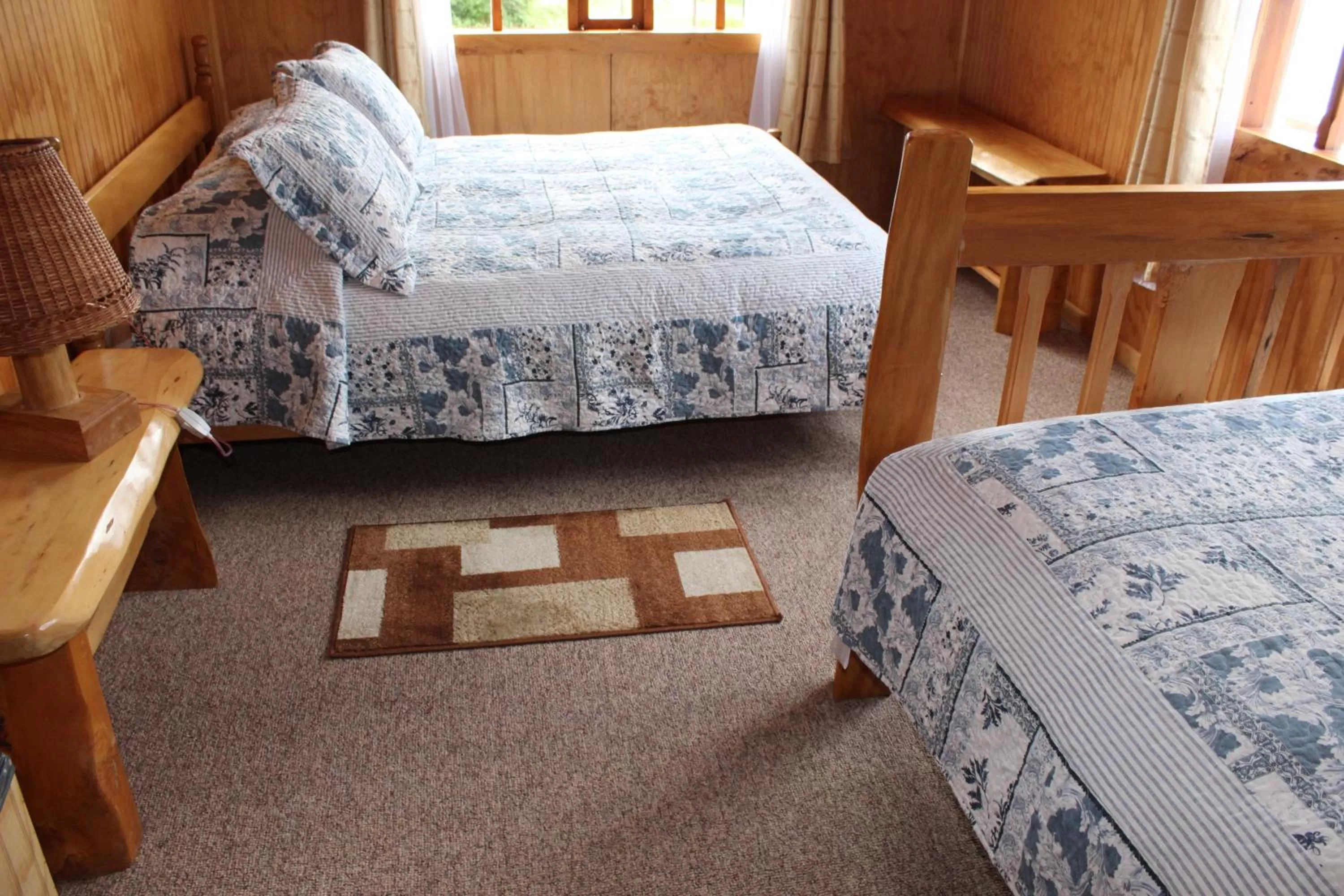Photo of the whole room, Bed in Los Mañíos Del Queulat Puyuhuapi