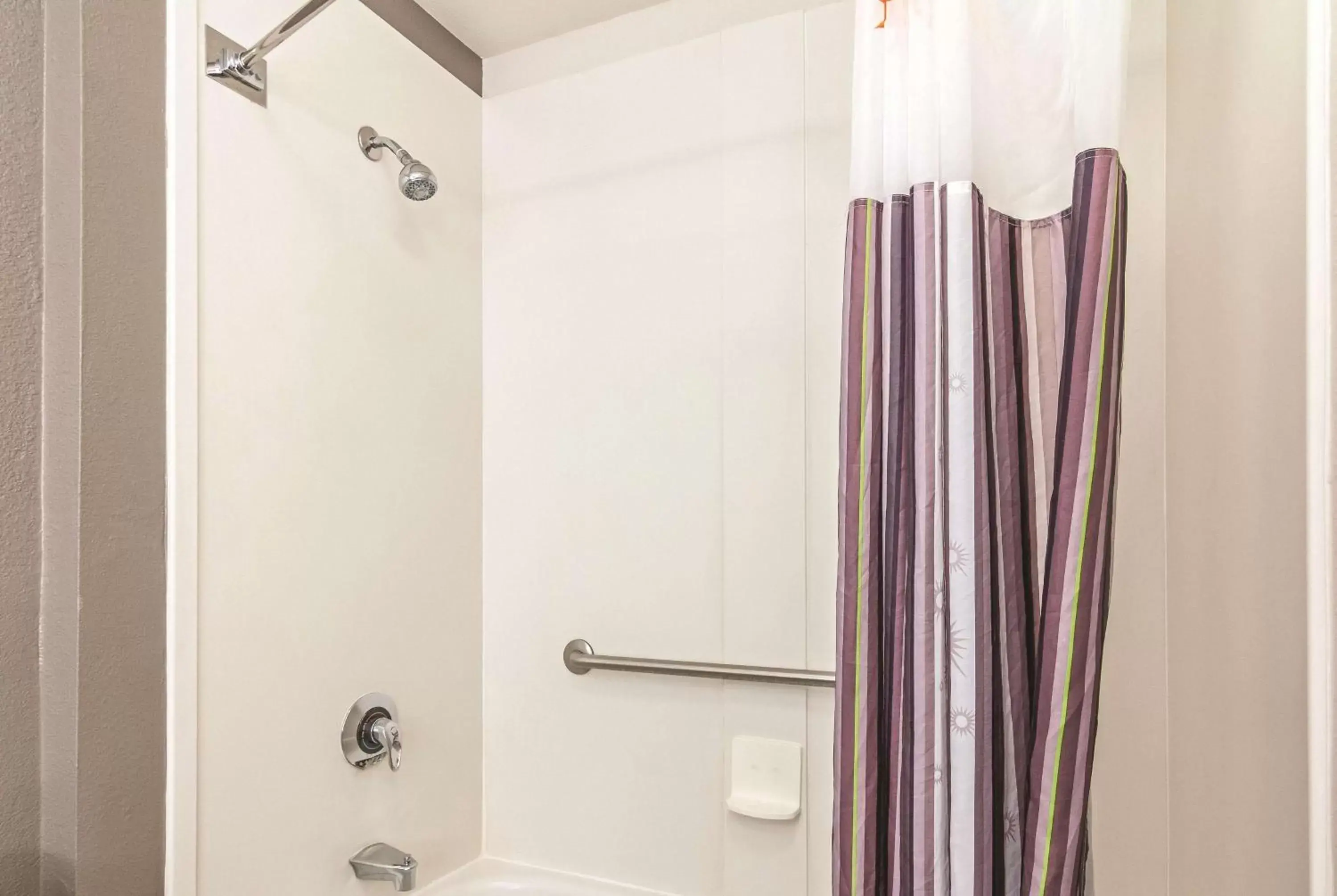 Photo of the whole room, Bathroom in La Quinta by Wyndham Orlando UCF