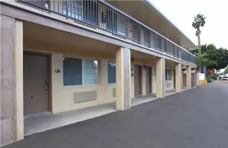 Facade/entrance, Property Building in Raincross Hotel Riverside