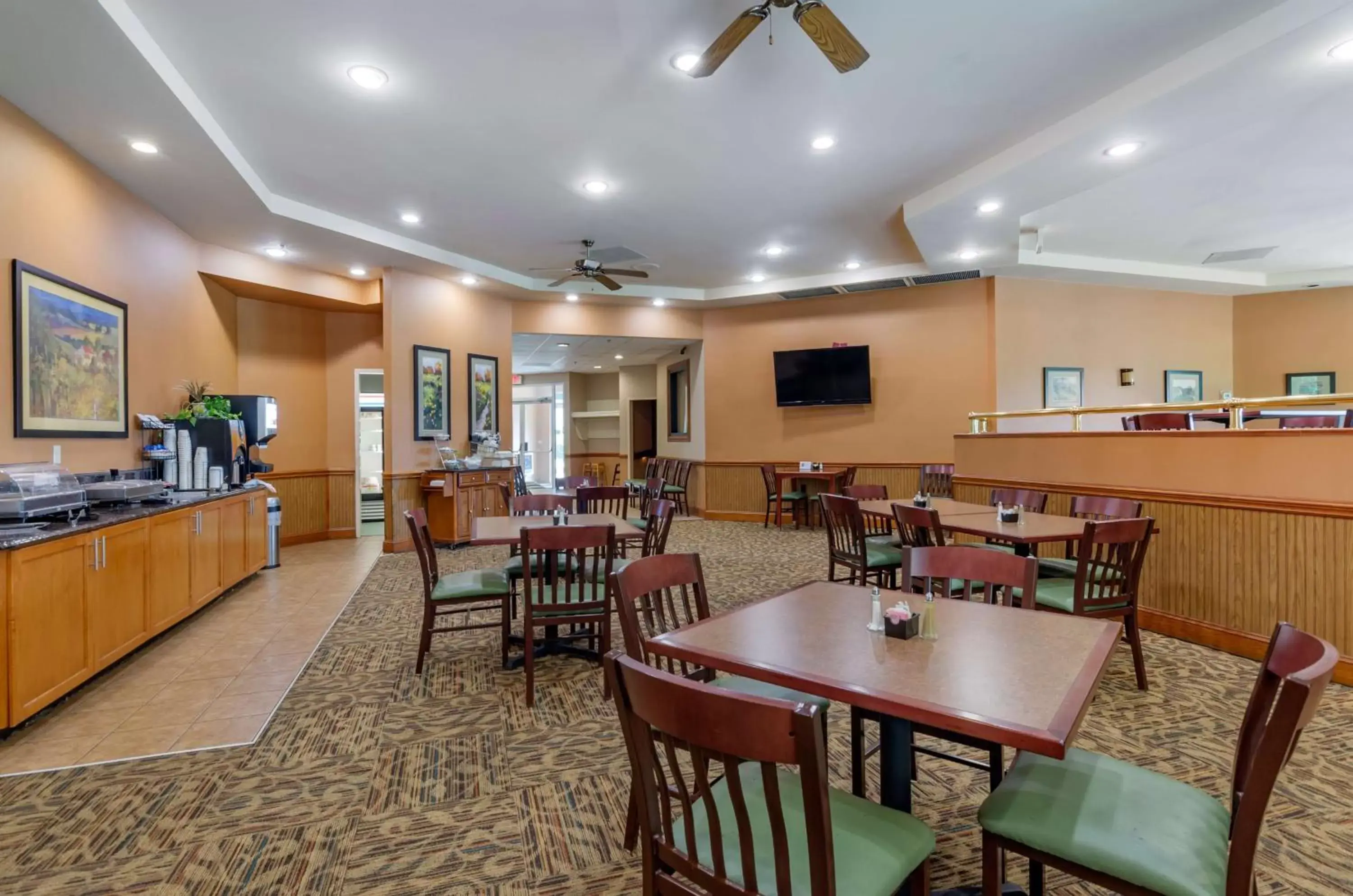 Breakfast, Restaurant/Places to Eat in Best Western Plus Inn at Hunt Ridge