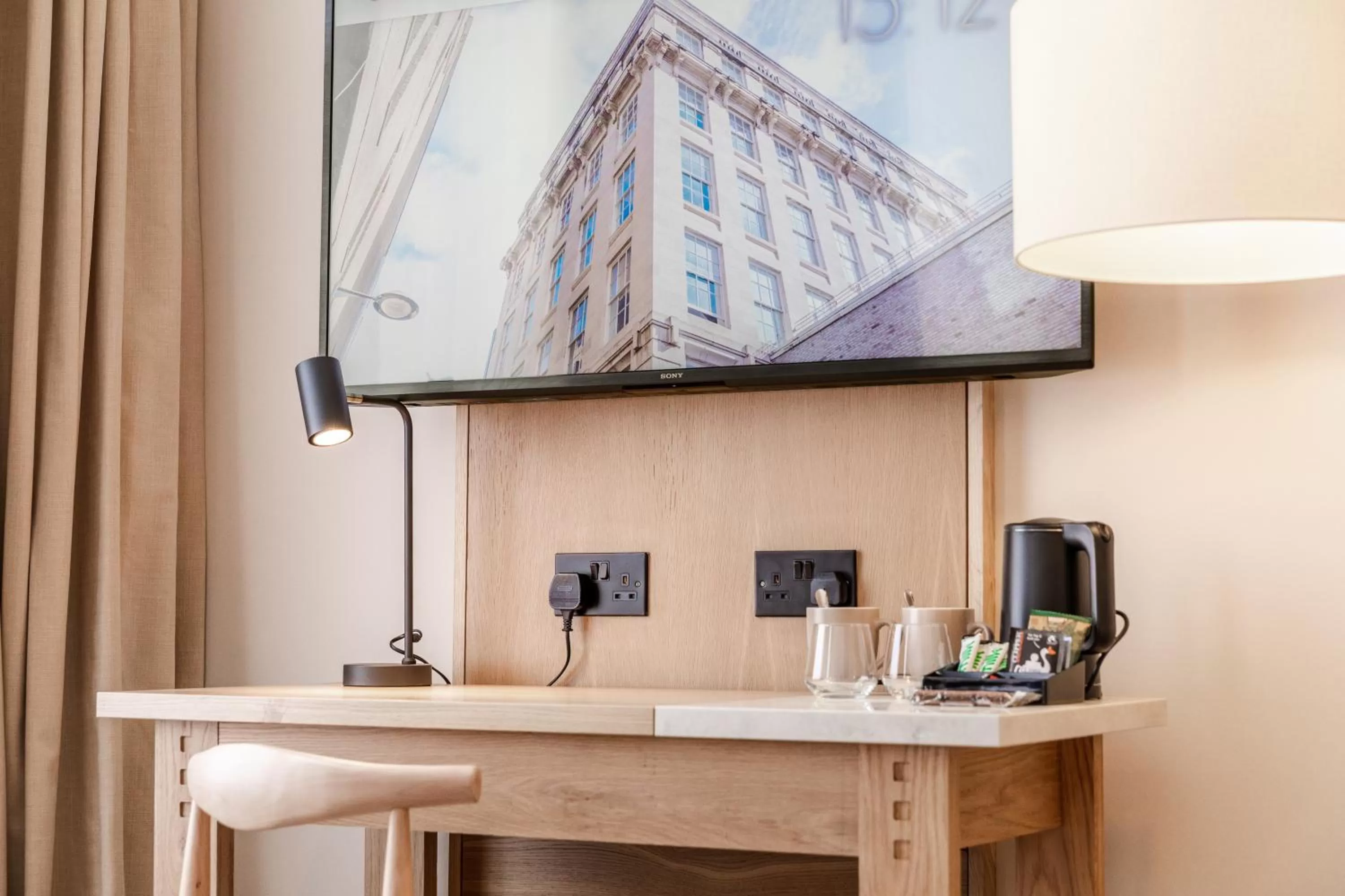 TV and multimedia in School Lane Hotel in Liverpool ONE