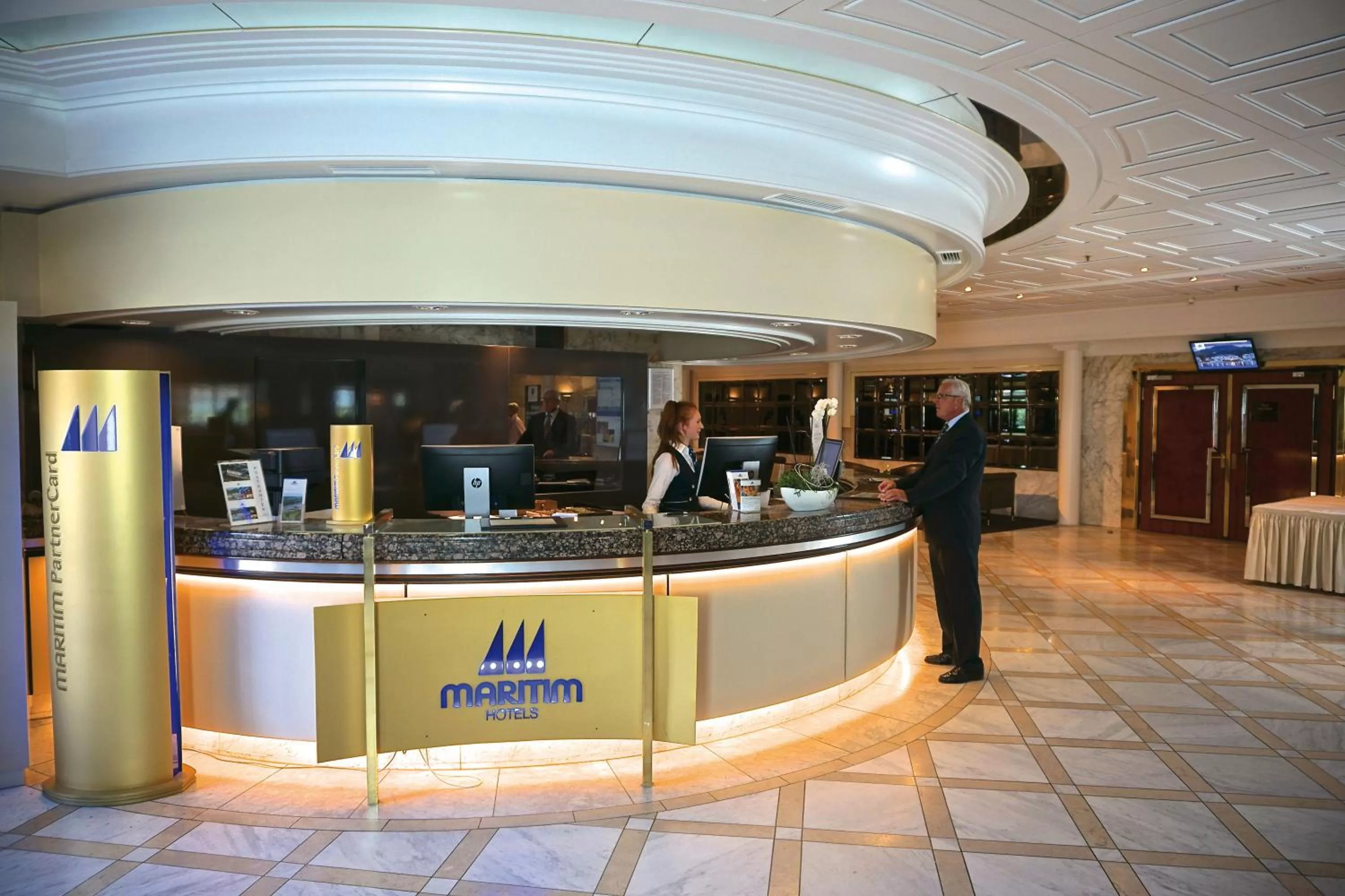 Lobby or reception in Maritim Hotel Königswinter
