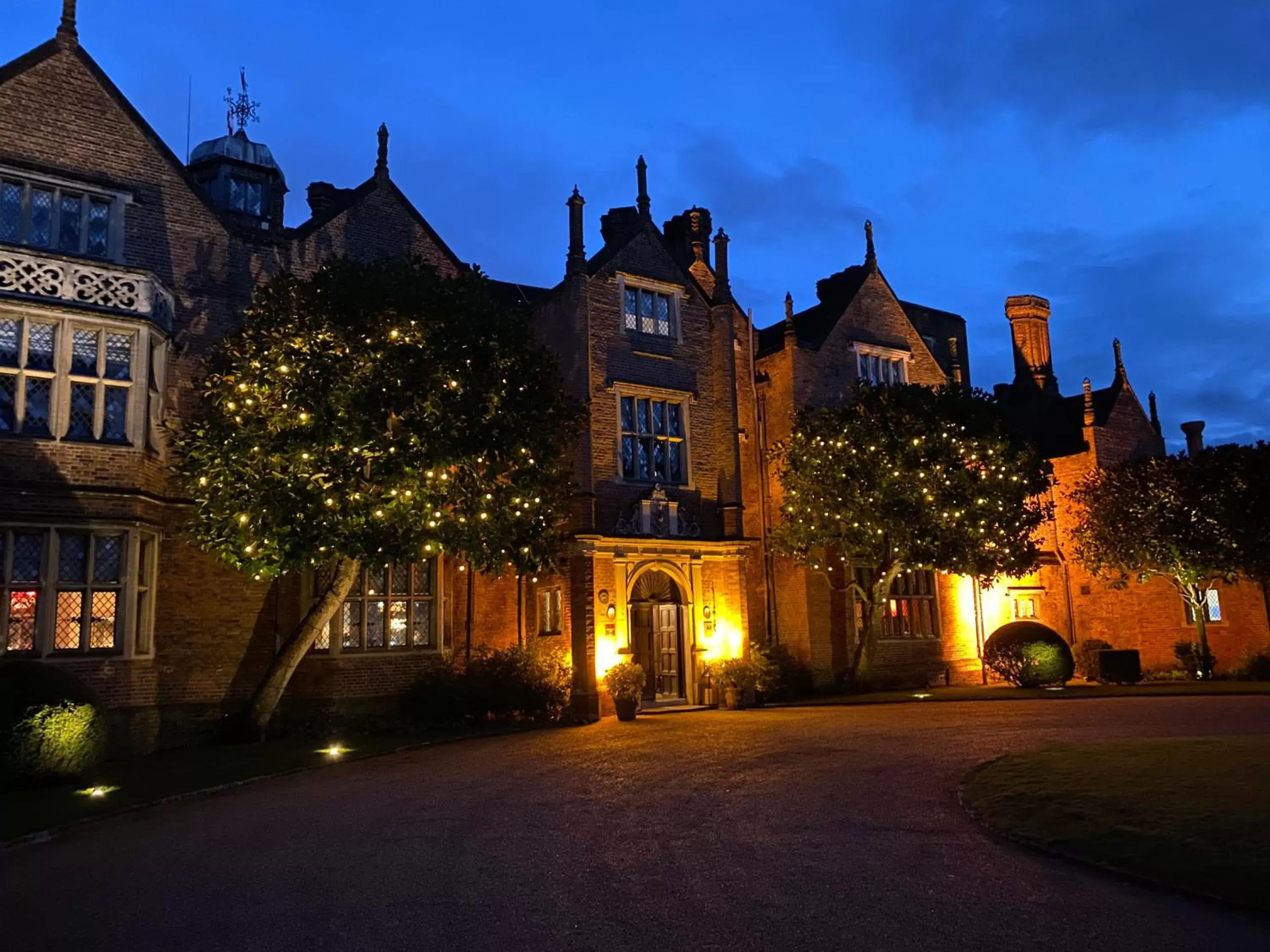 Facade/entrance, Property Building in Great Fosters - Near Windsor