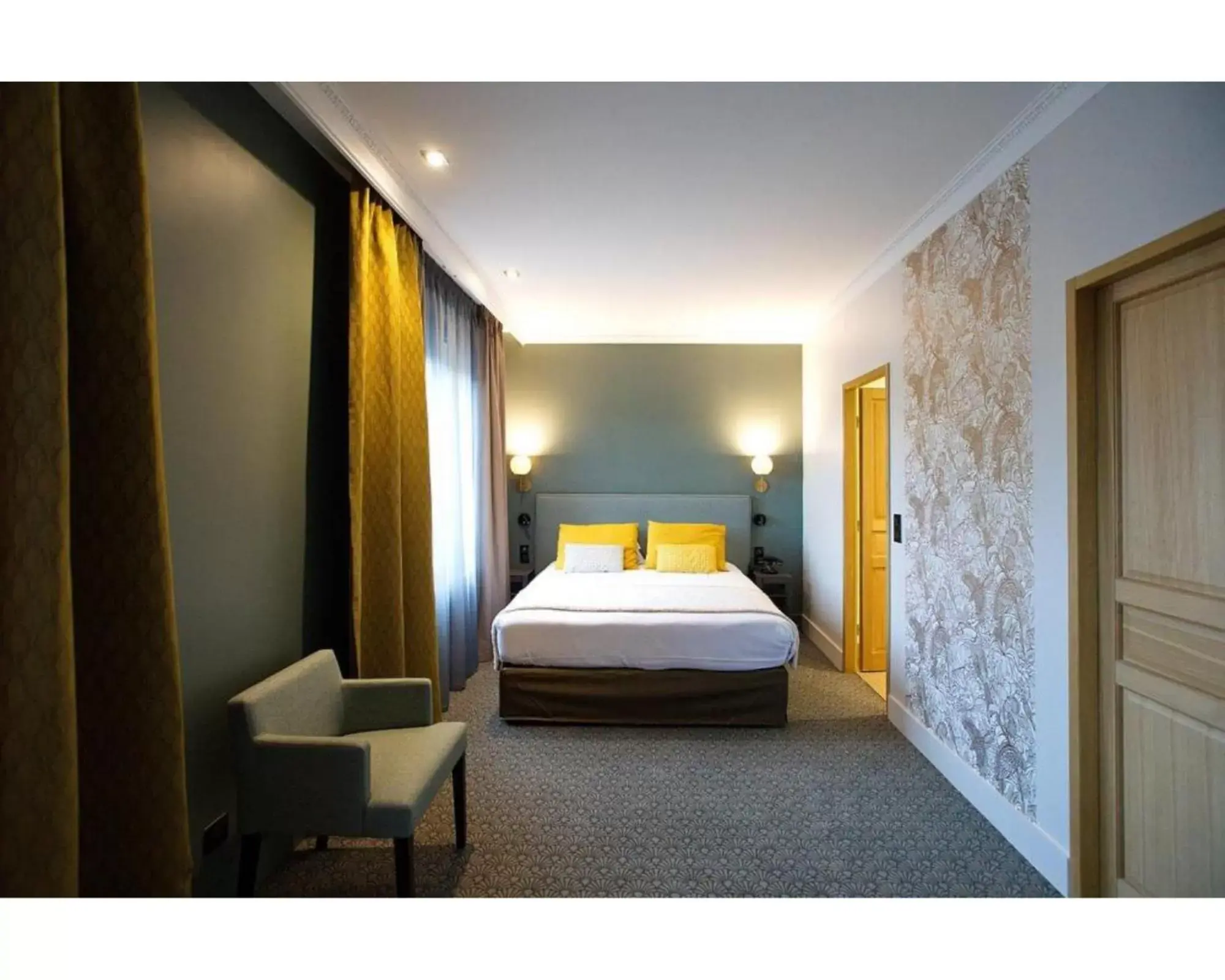 Bed in Best Western Plus Hotel de Dieppe 1880