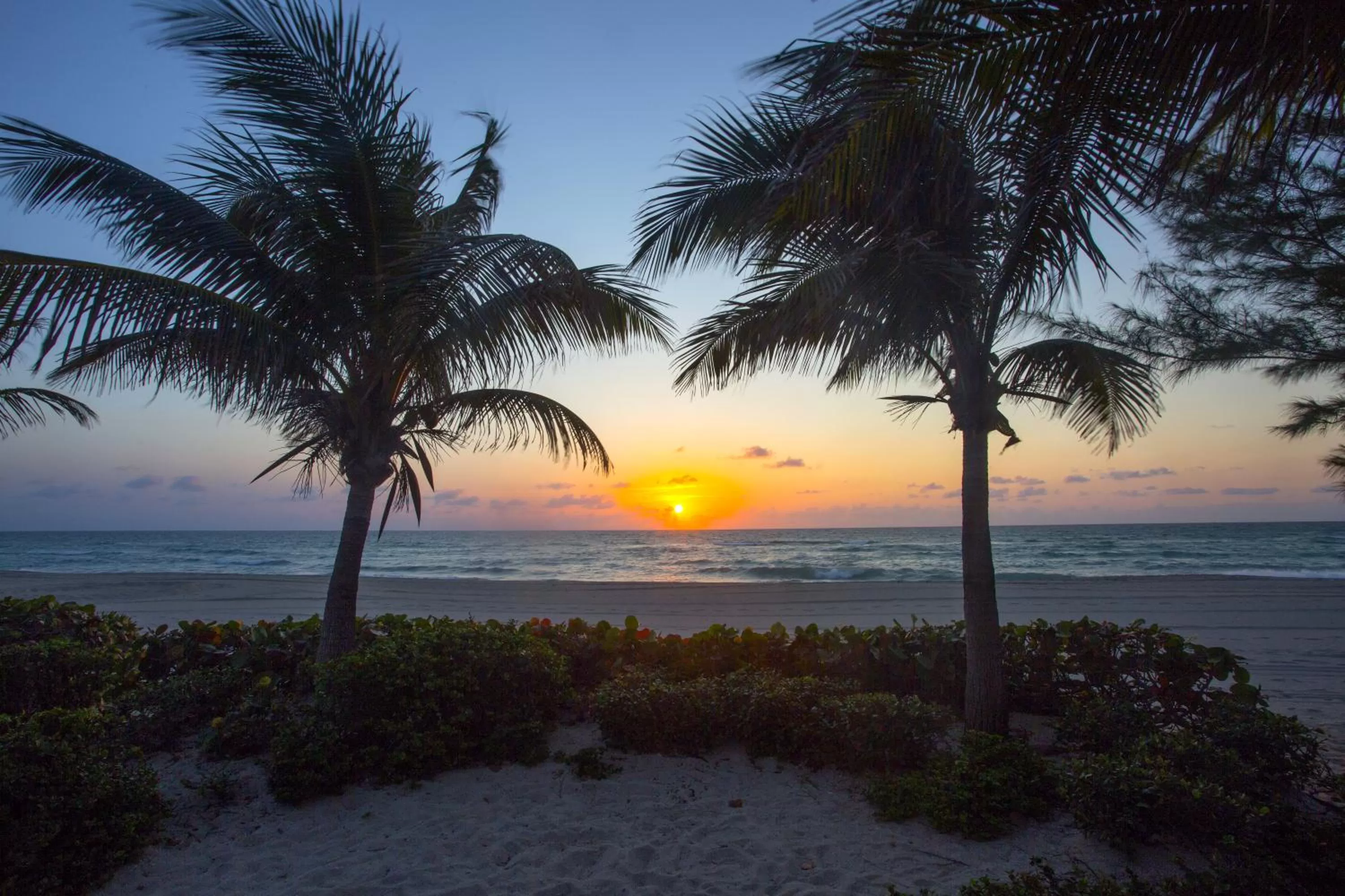 Beach, Sunrise/Sunset in Marenas Beach Resort