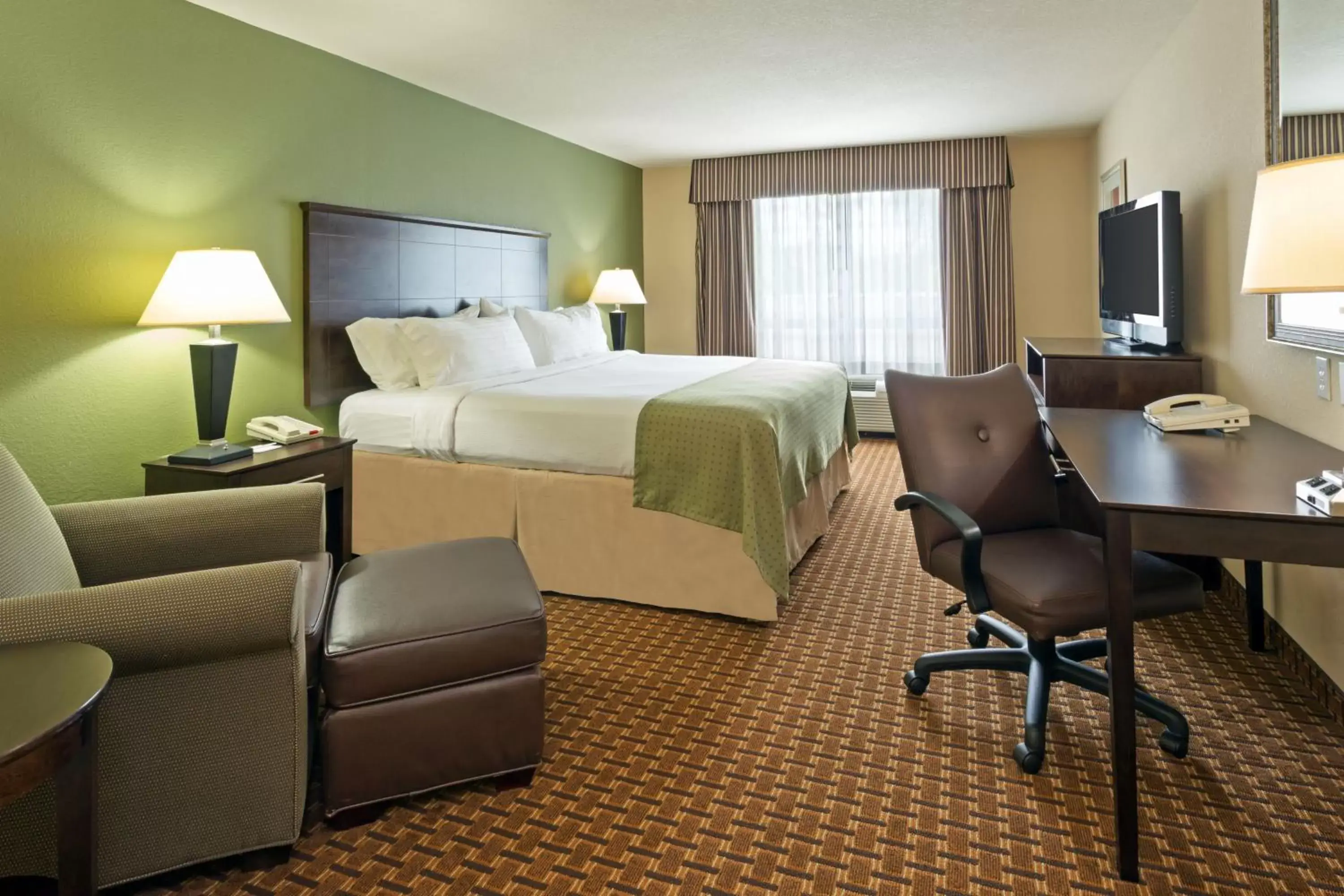 Photo of the whole room in Holiday Inn Daytona Beach LPGA Boulevard, an IHG Hotel