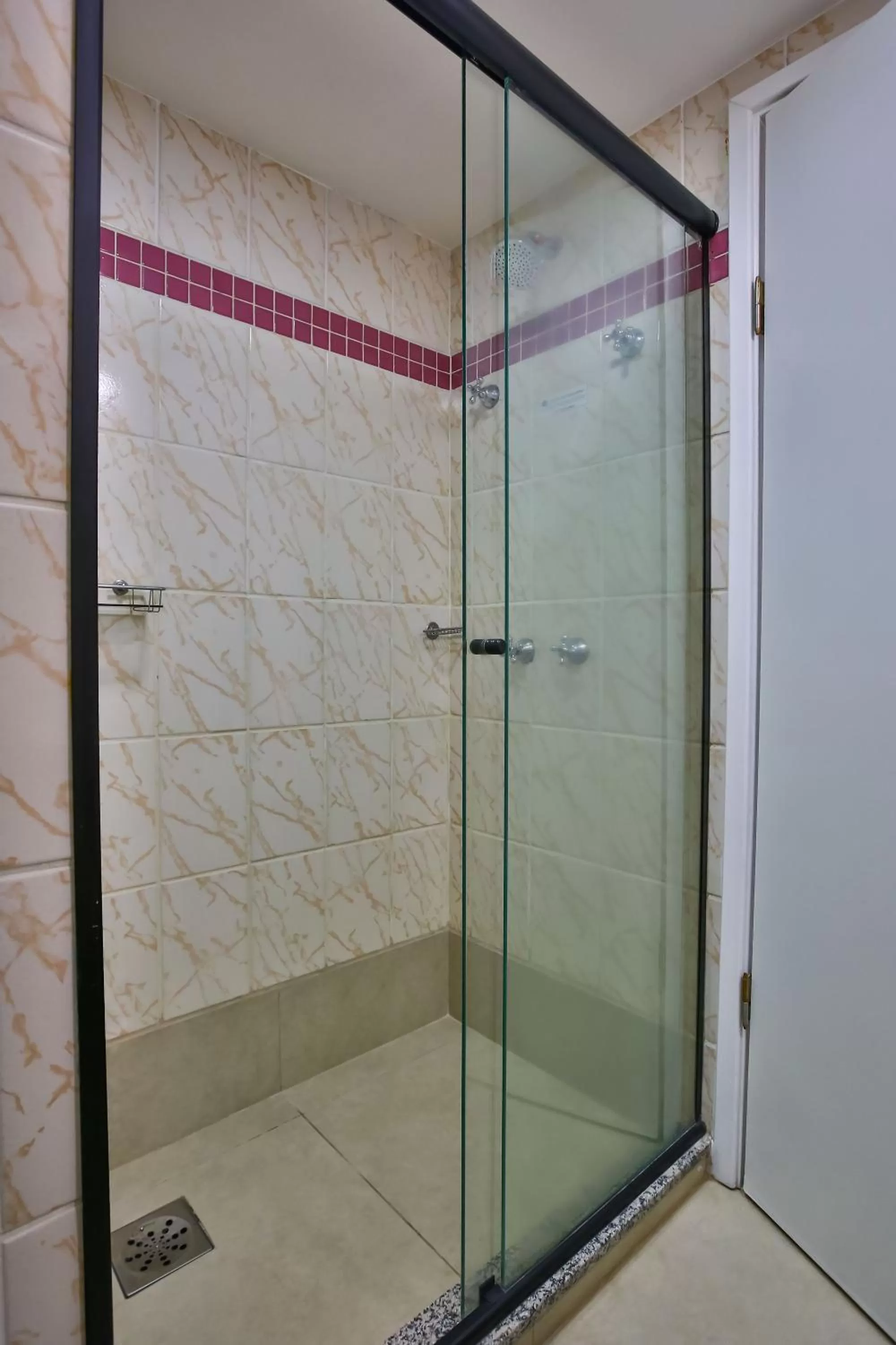 Shower in Vivendas Rio Claro by Atlantica