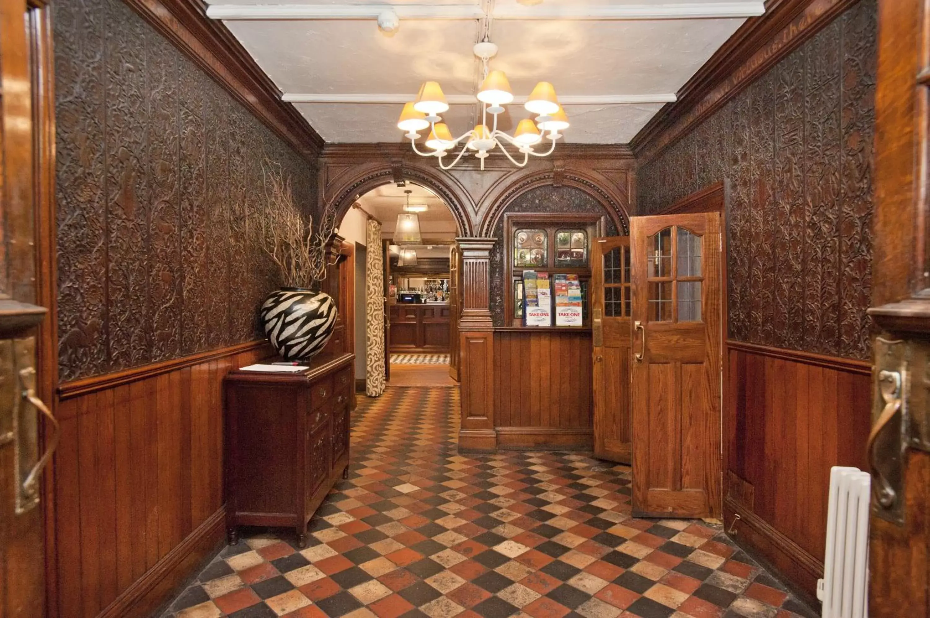 Lobby or reception, Lobby/Reception in Ye Olde Griffin