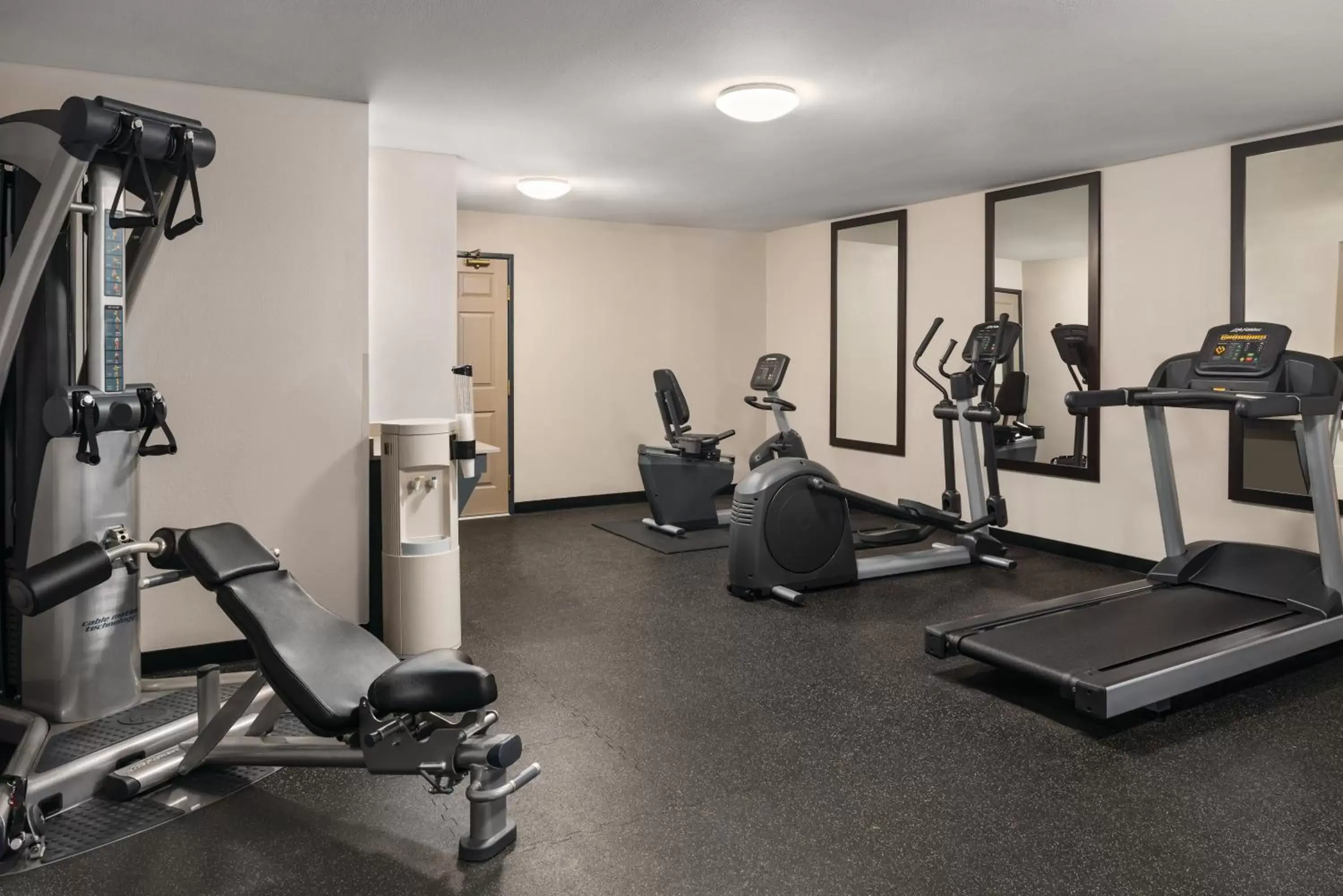 Fitness centre/facilities, Fitness Center/Facilities in Country Inn & Suites by Radisson, Dubuque, IA