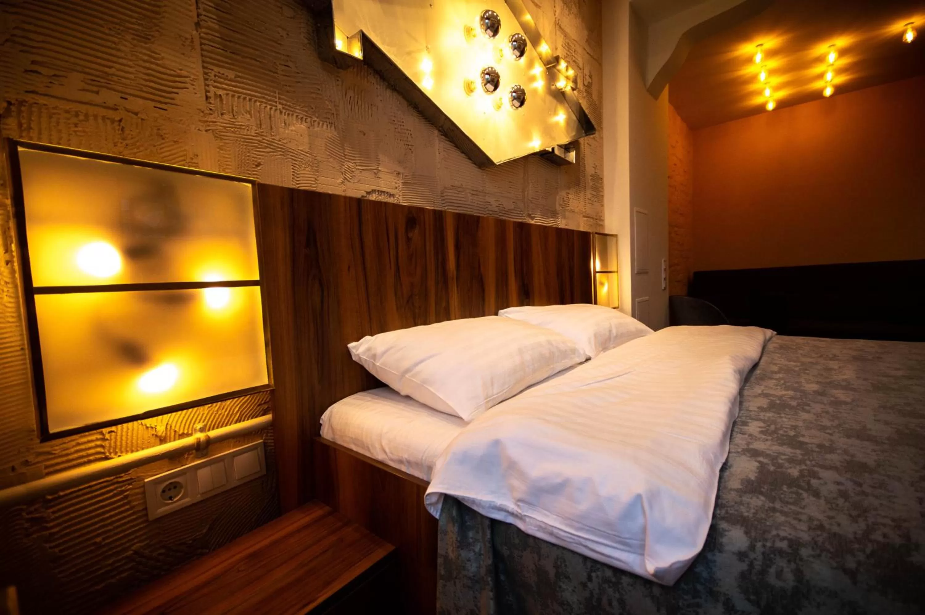 Bed in Kyiv Panorama Apartments near Gulliver