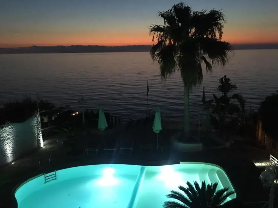 Pool View in La Porta del mare SPA