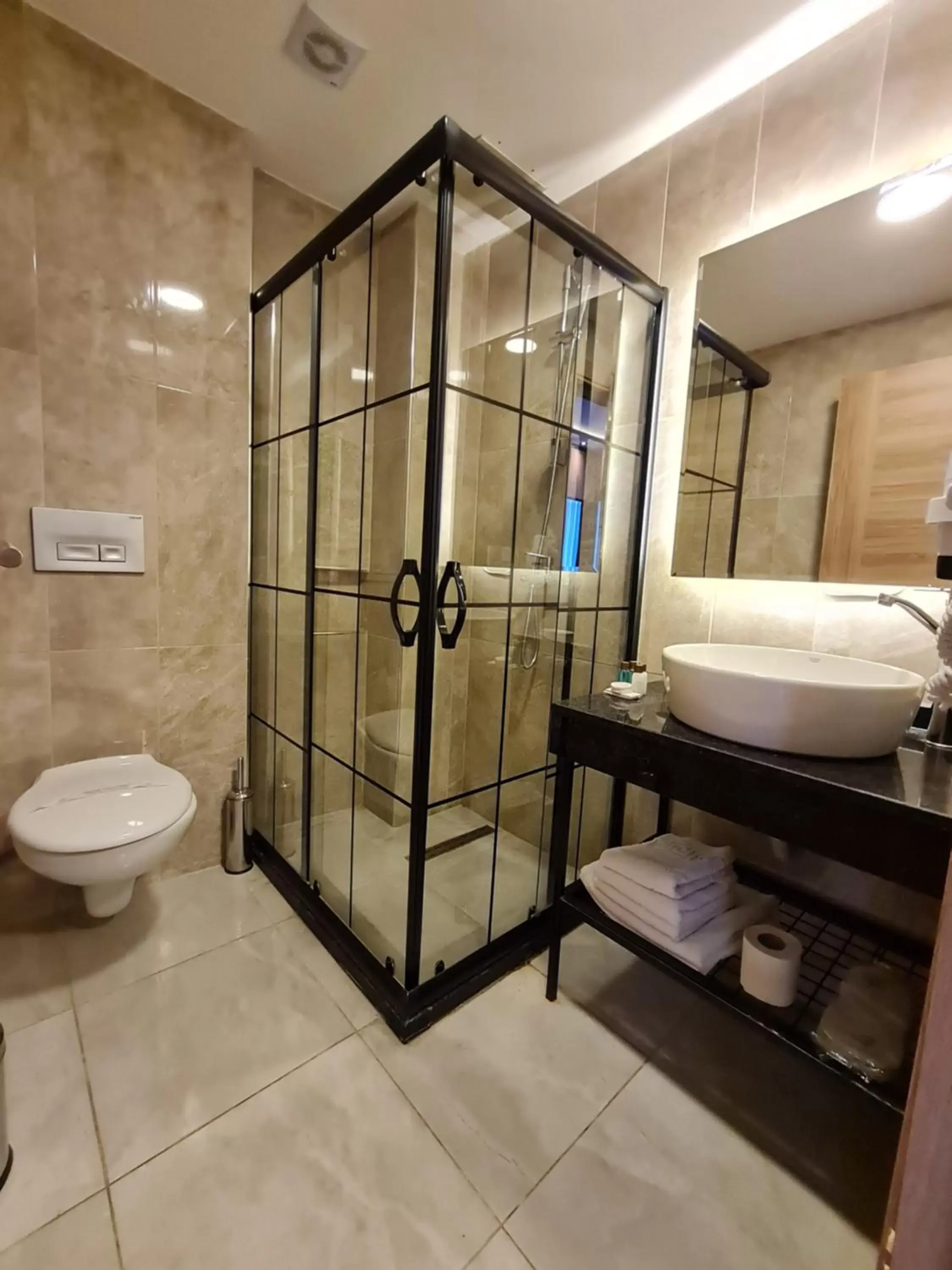 Bathroom in Air Boss Istanbul Airport and Fair Hotel