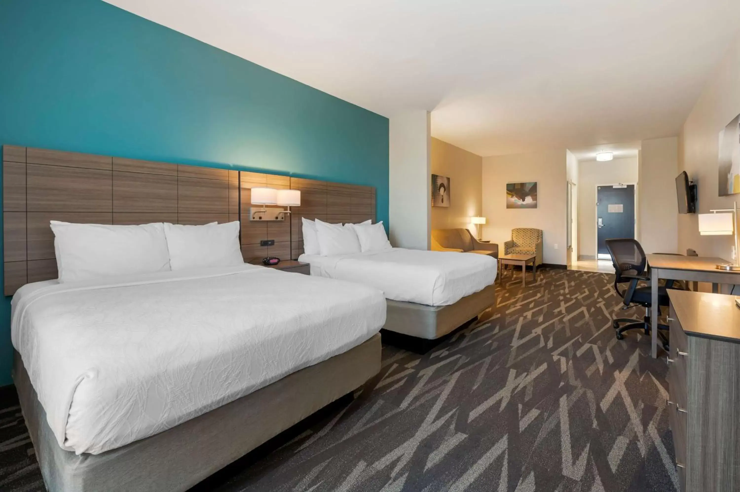 Bedroom in Best Western Plus Centralia Hotel & Suites