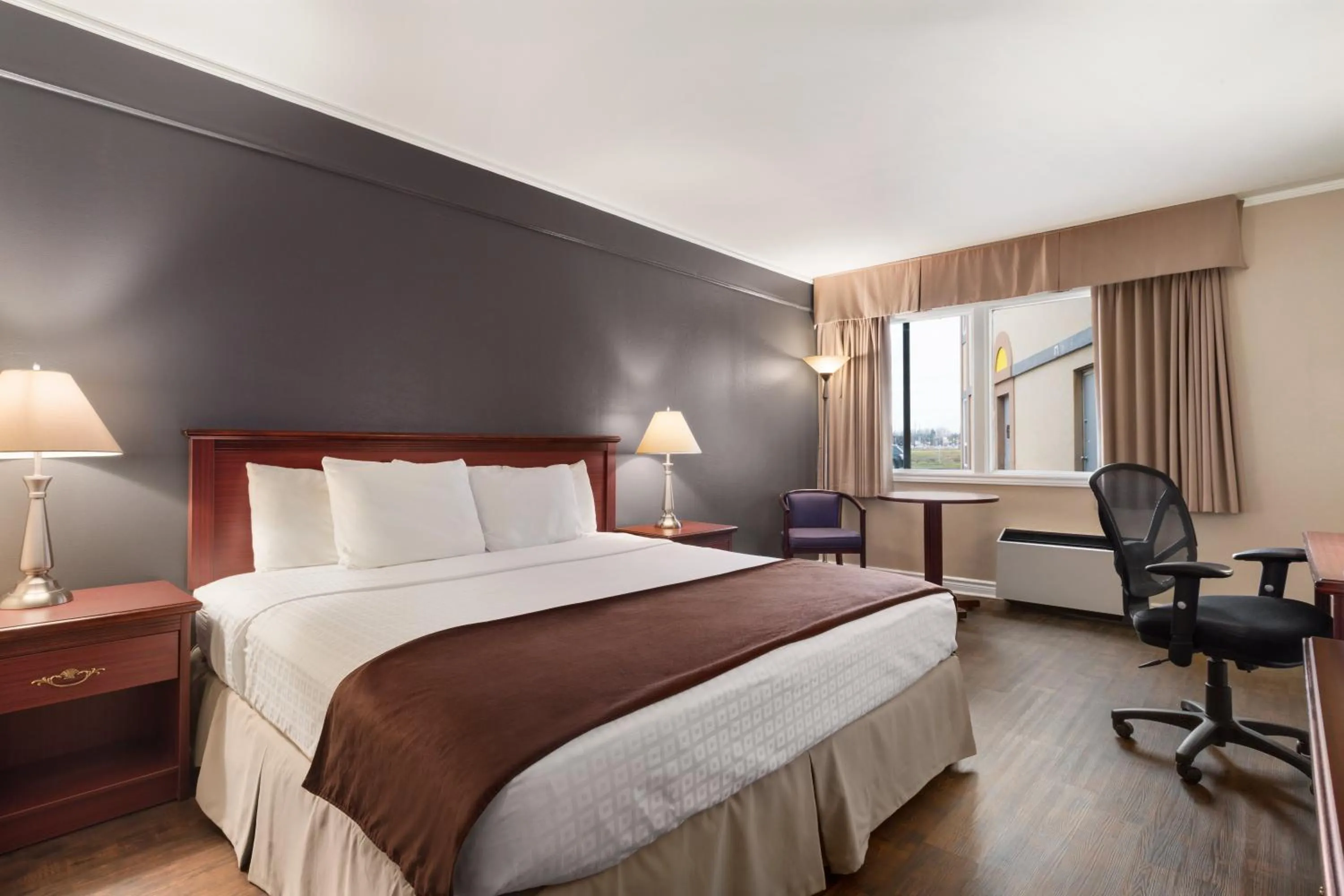 Photo of the whole room in Days Inn by Wyndham Brockville