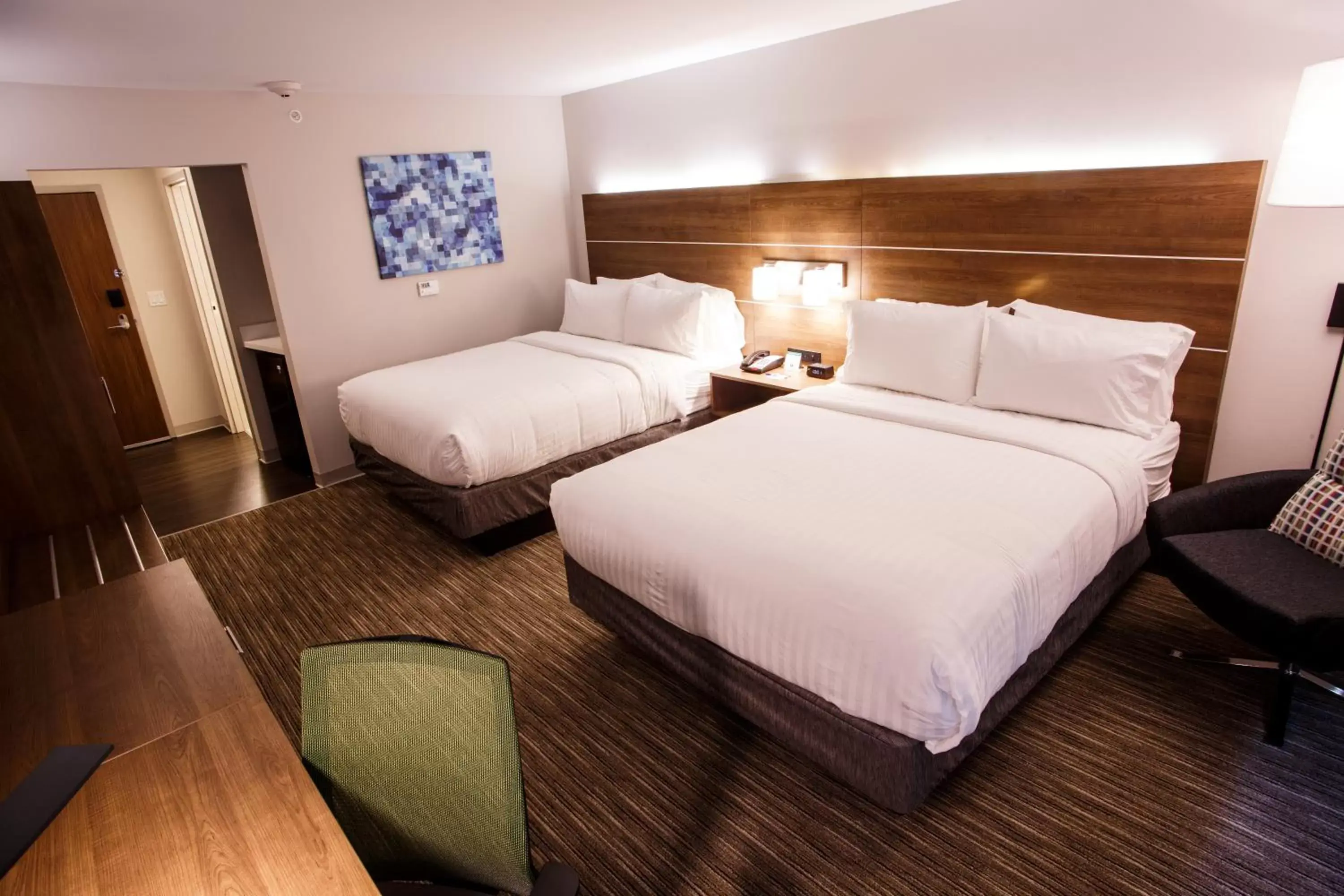 Bed in Holiday Inn Express & Suites - Gettysburg, an IHG Hotel