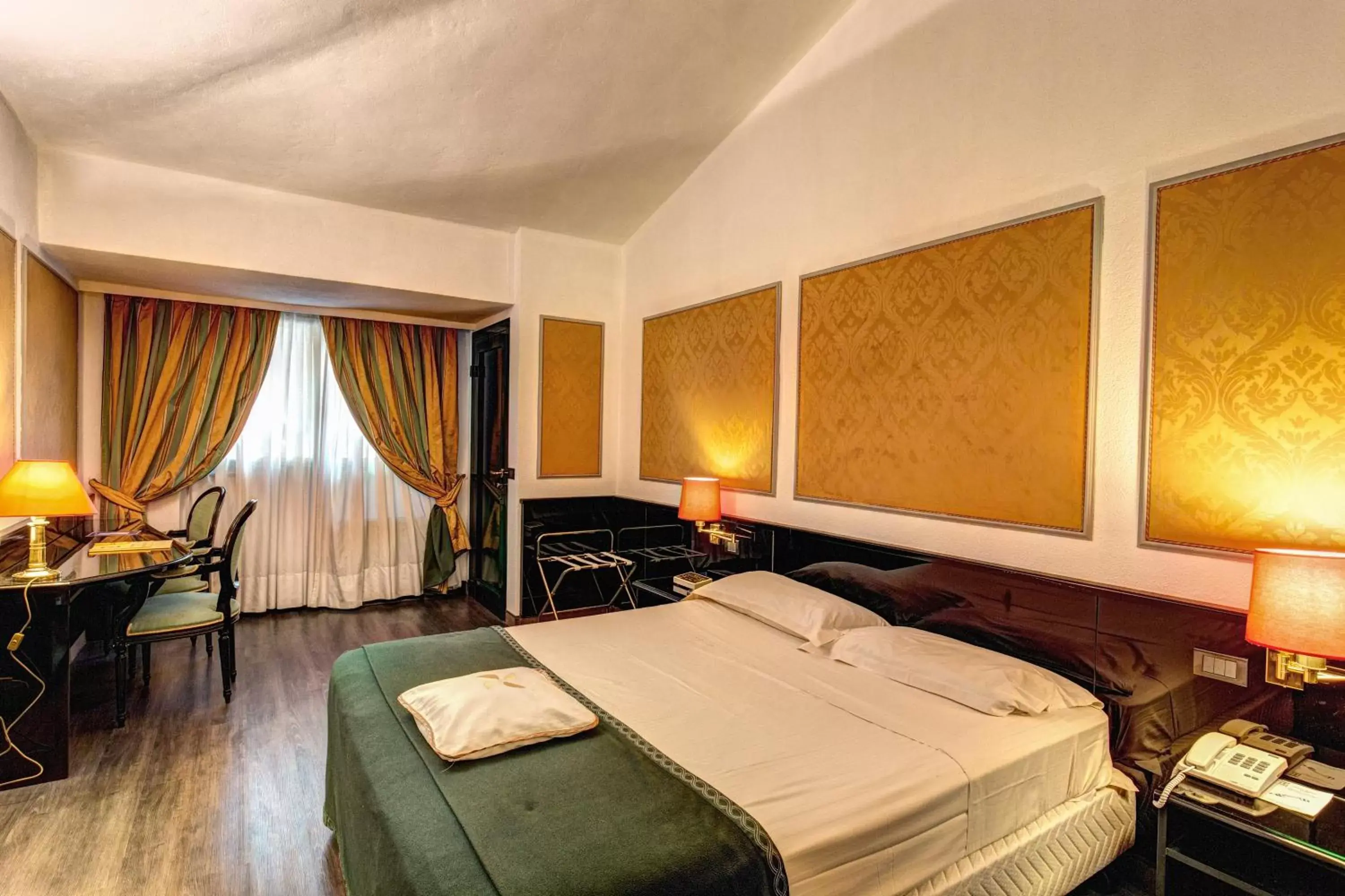 Bedroom, Room Photo in Hotel Motel Regal