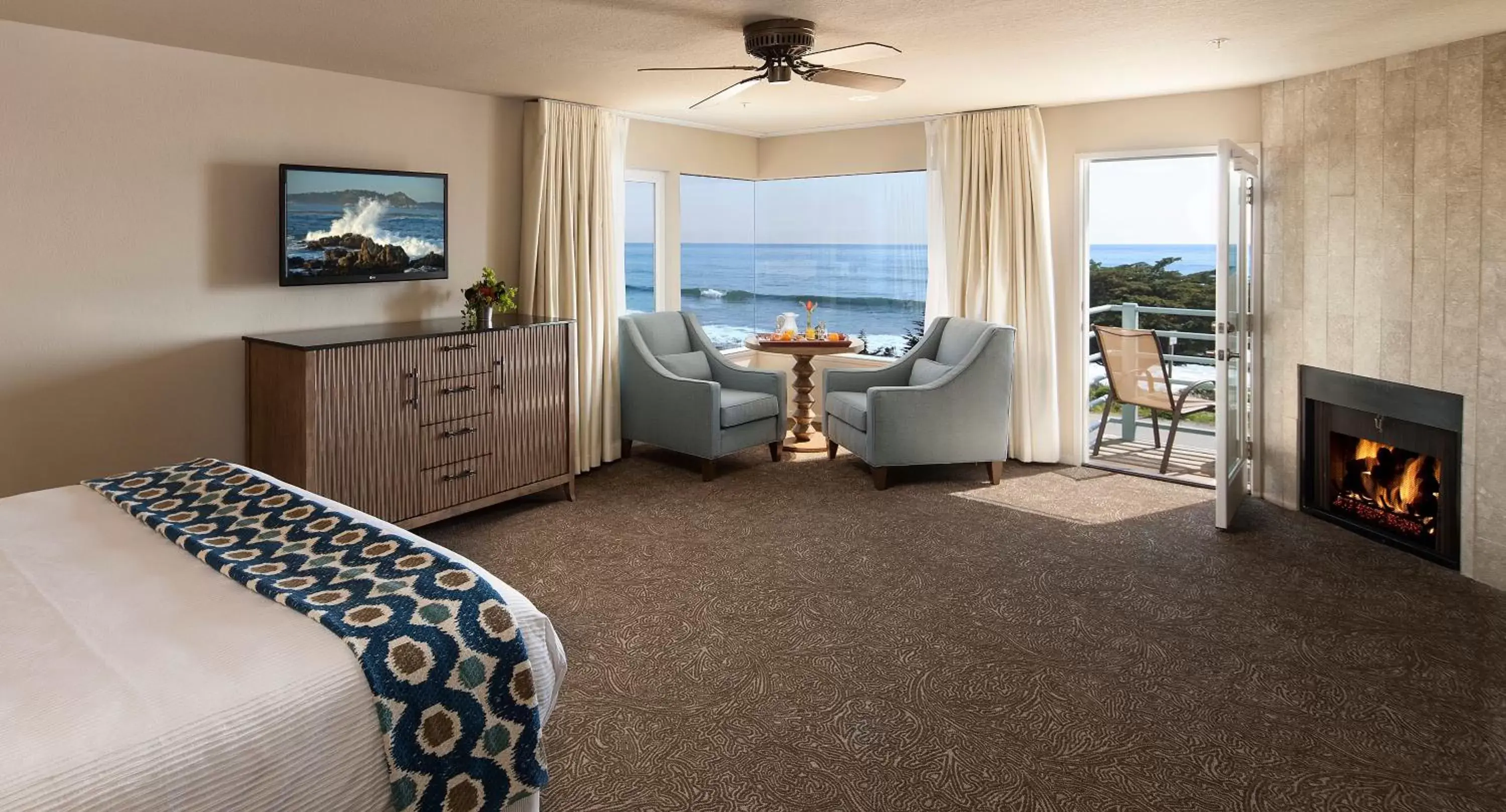 Photo of the whole room, Bed in Cambria Landing Inn and Suites Photo of the whole room, Bed in Cambria Landing Inn and Suites