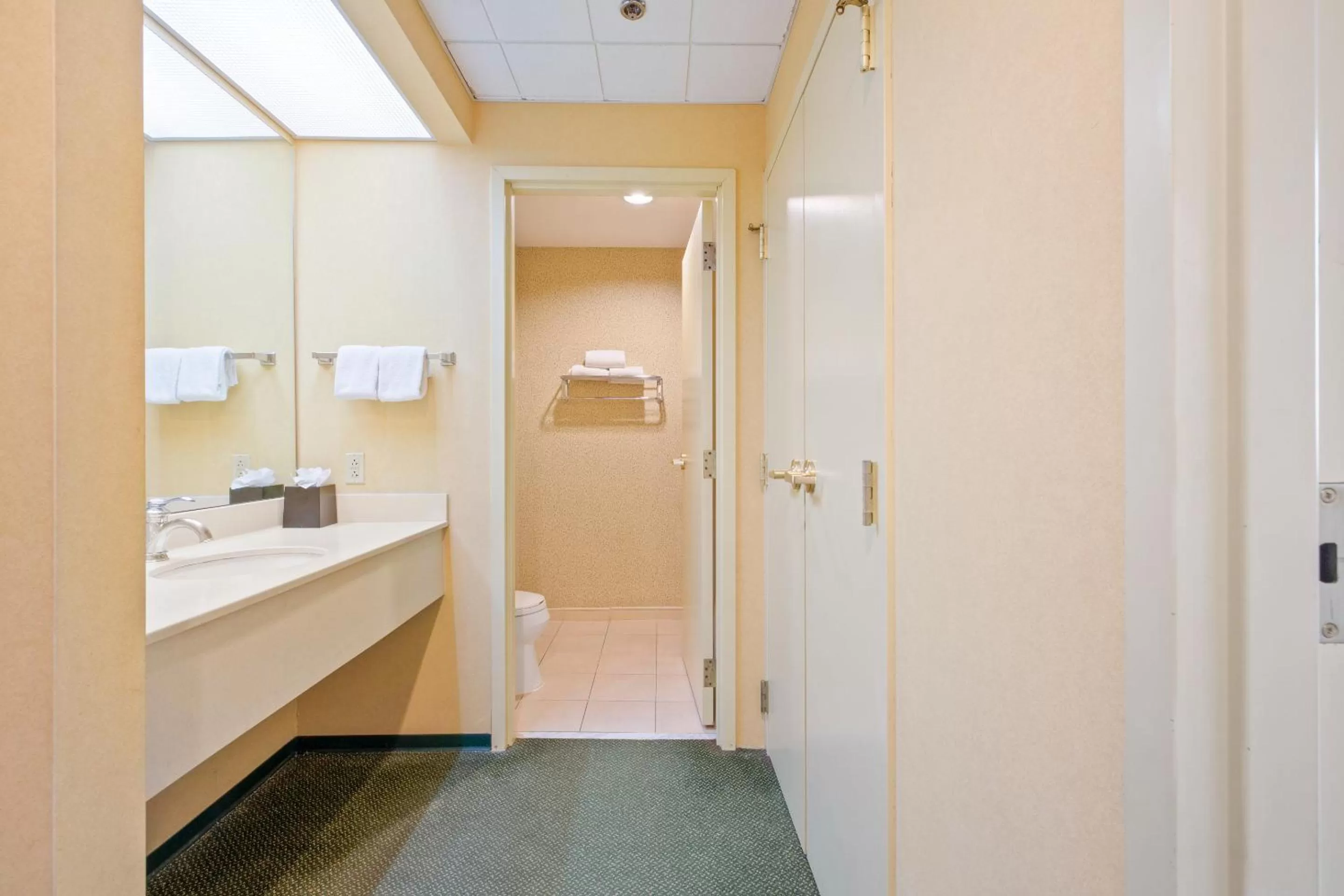 Bathroom in OYO Hotel St Louis Downtown City Center MO