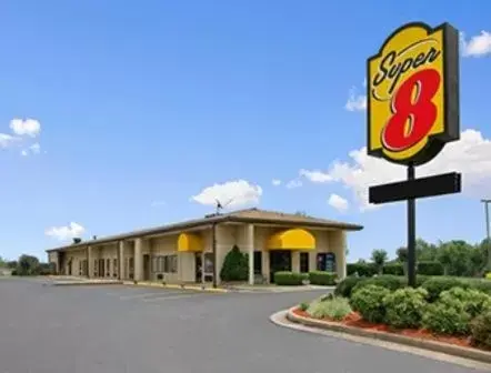 Facade/entrance, Property Building in Super 8 by Wyndham-Tupelo Airport