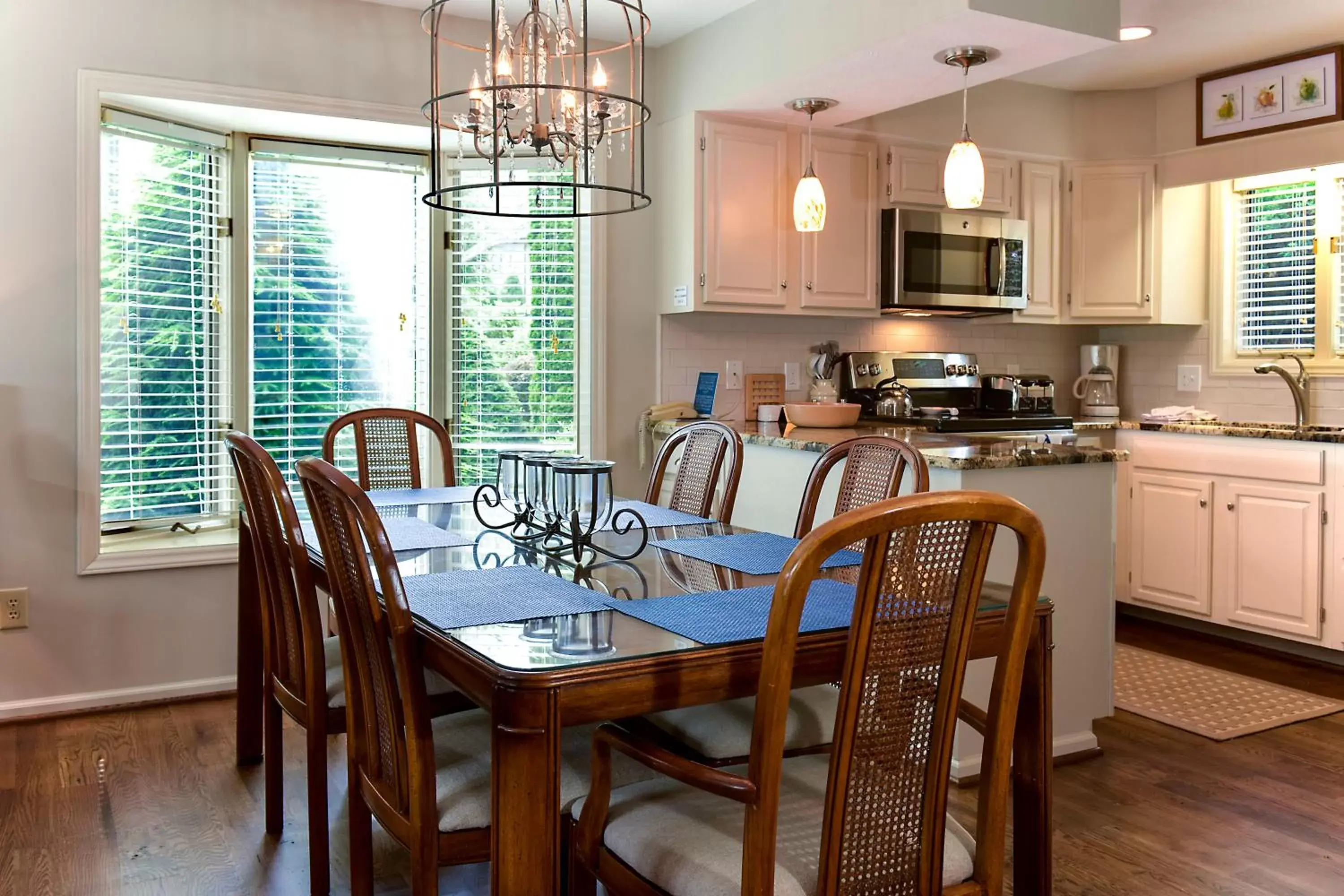 Kitchen or kitchenette, Dining Area in Chetola Resort Condominiums