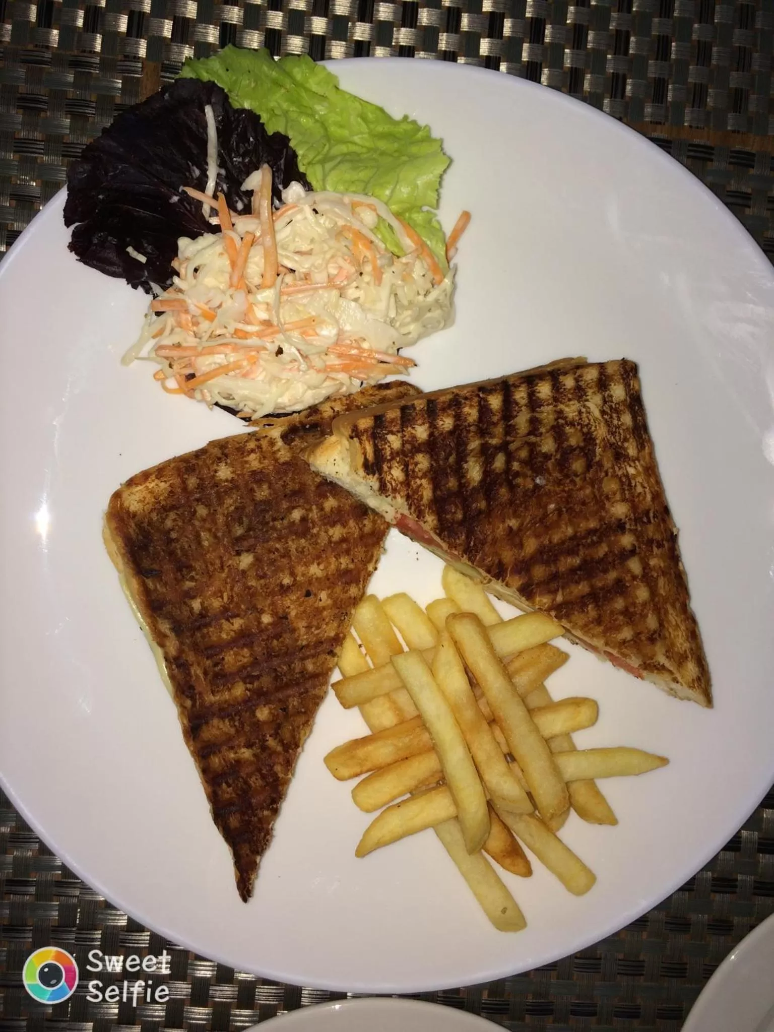 Restaurant/places to eat in ZIBE Salem By GRT Hotels