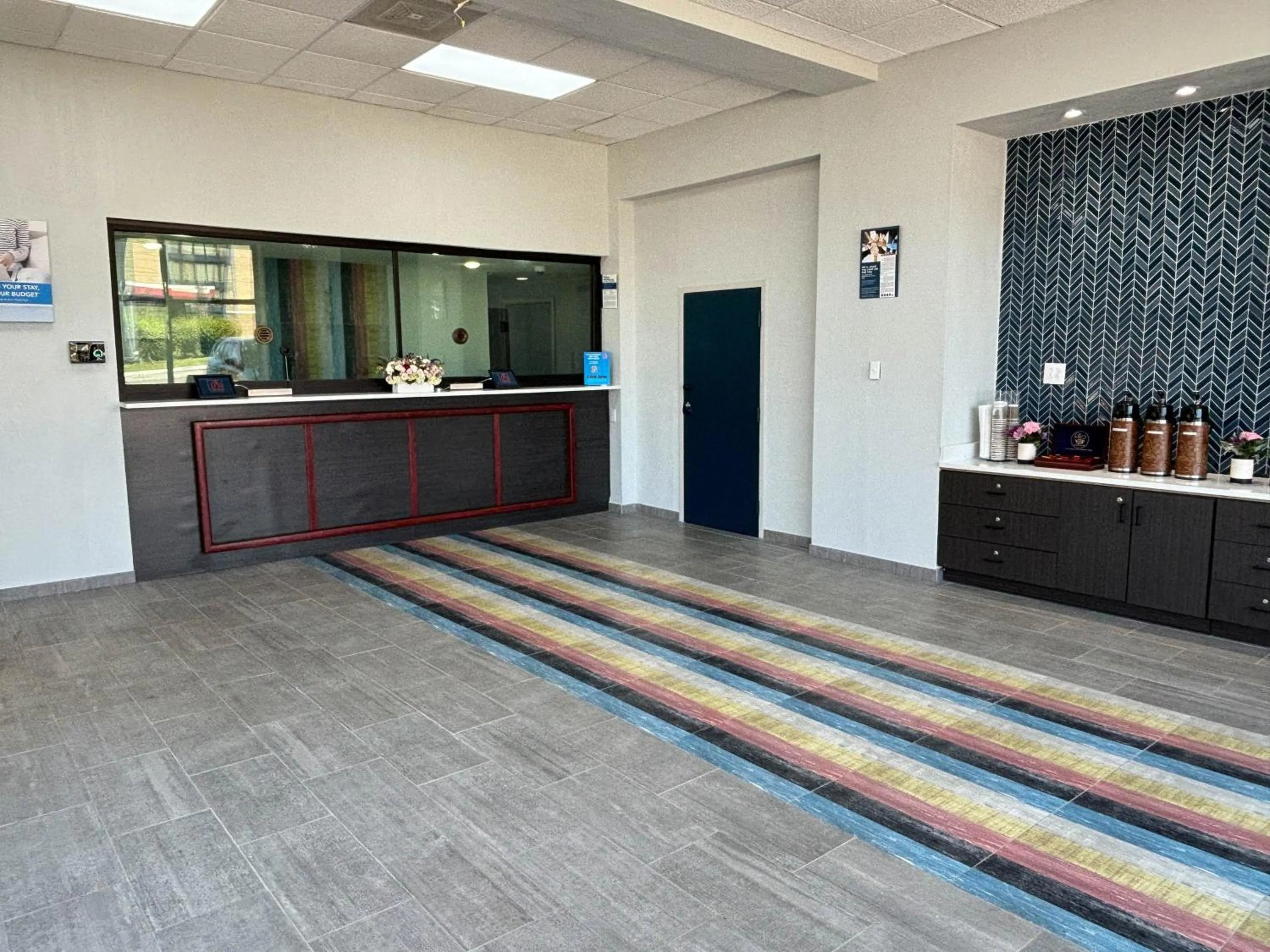 Lobby or reception in Studio 6 Suites Memphis, TN East Memphis