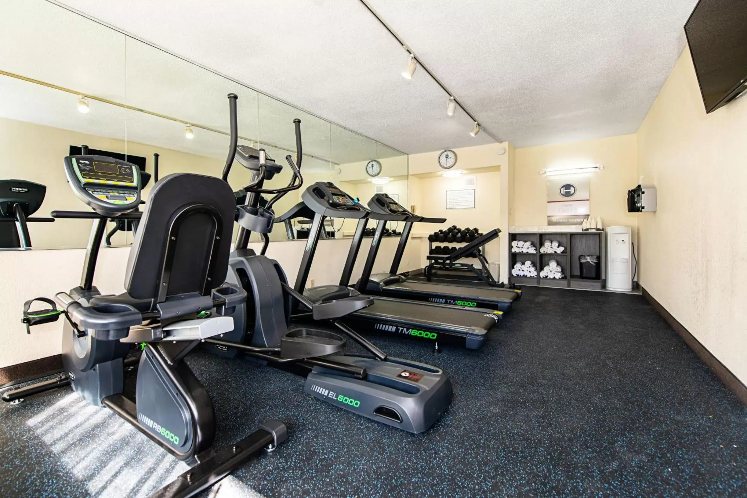 Fitness centre/facilities, Fitness Center/Facilities in New Hope Inn & Suites