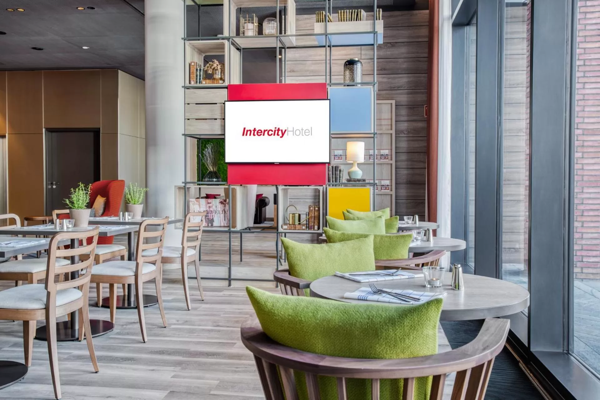 Restaurant/places to eat in IntercityHotel Hamburg-Barmbek
