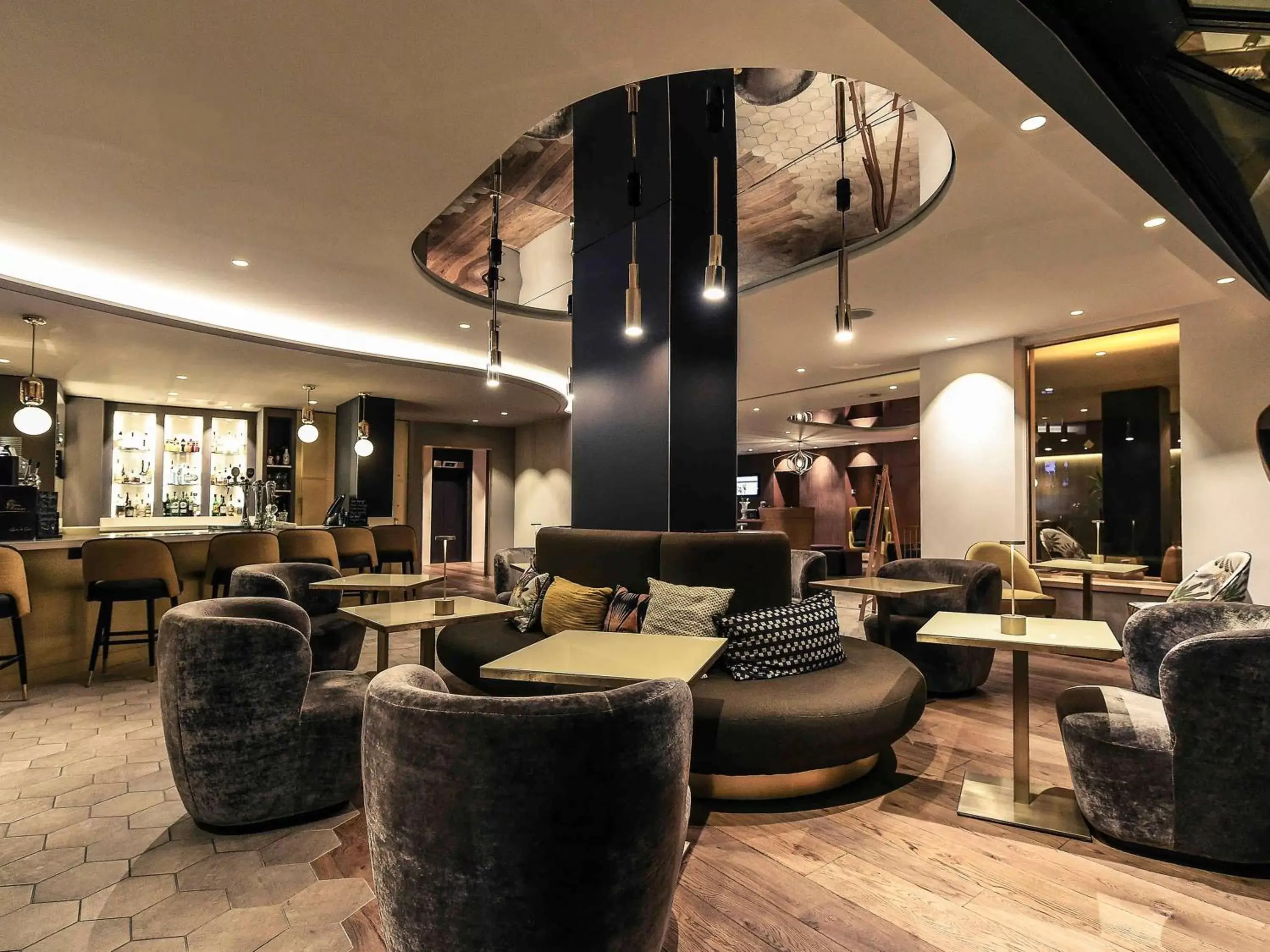 Lounge or bar, Lobby/Reception in Mercure Dijon Centre Clemenceau