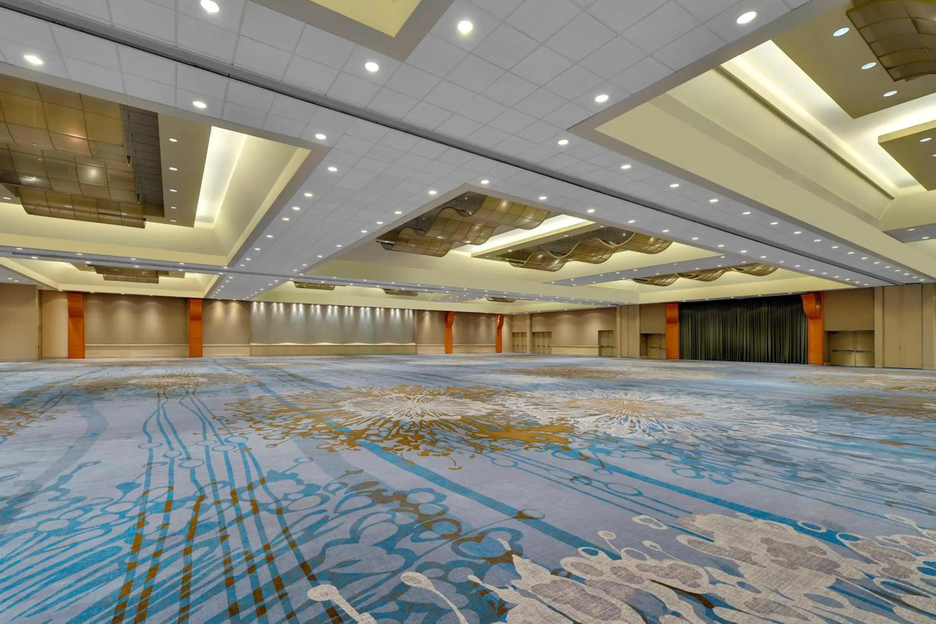 Meeting/conference room, Swimming Pool in The Westin Harbour Castle, Toronto