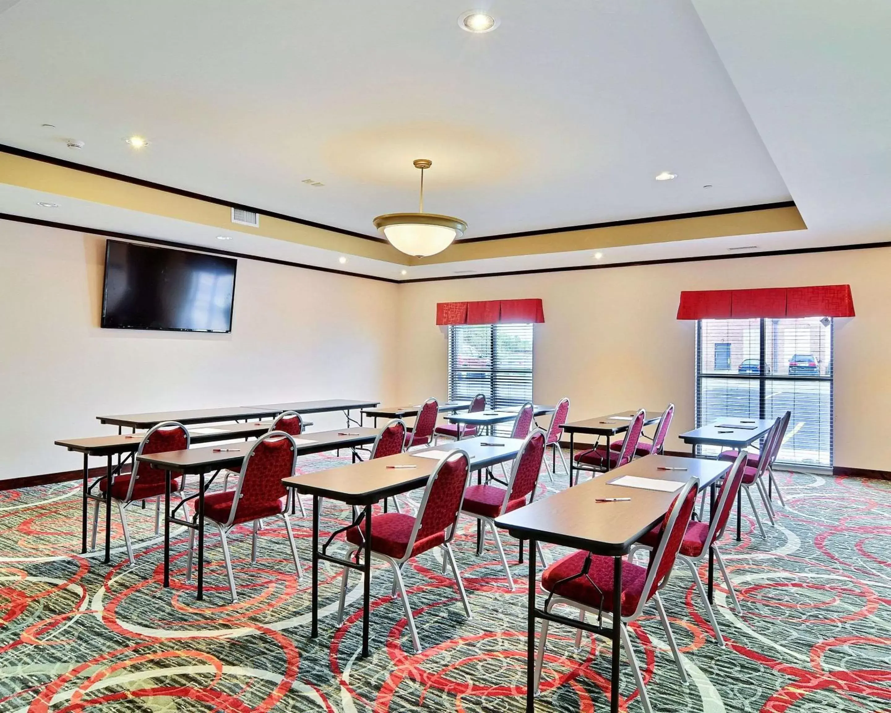 On site, Restaurant/Places to Eat in Comfort Suites Uniontown