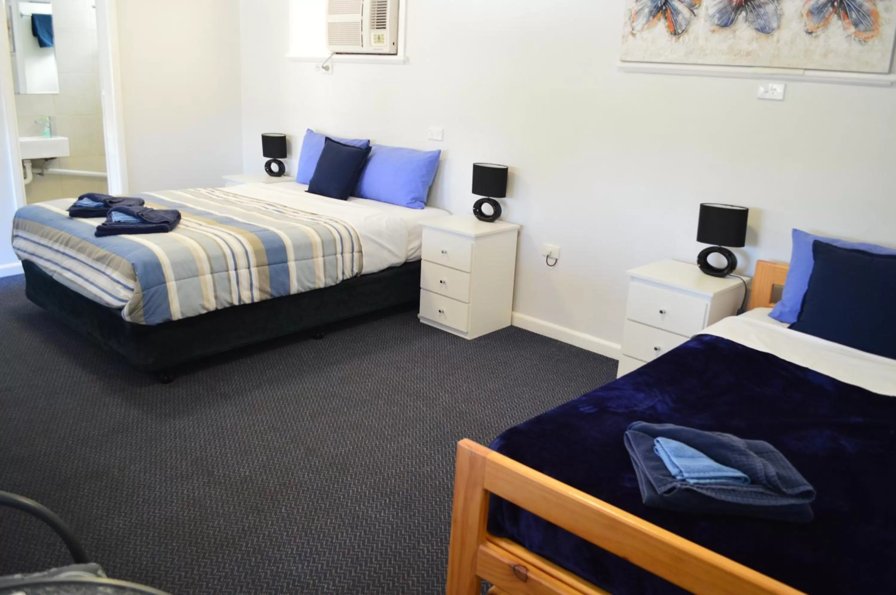 Bed in Wattle Grove Motel Maryborough