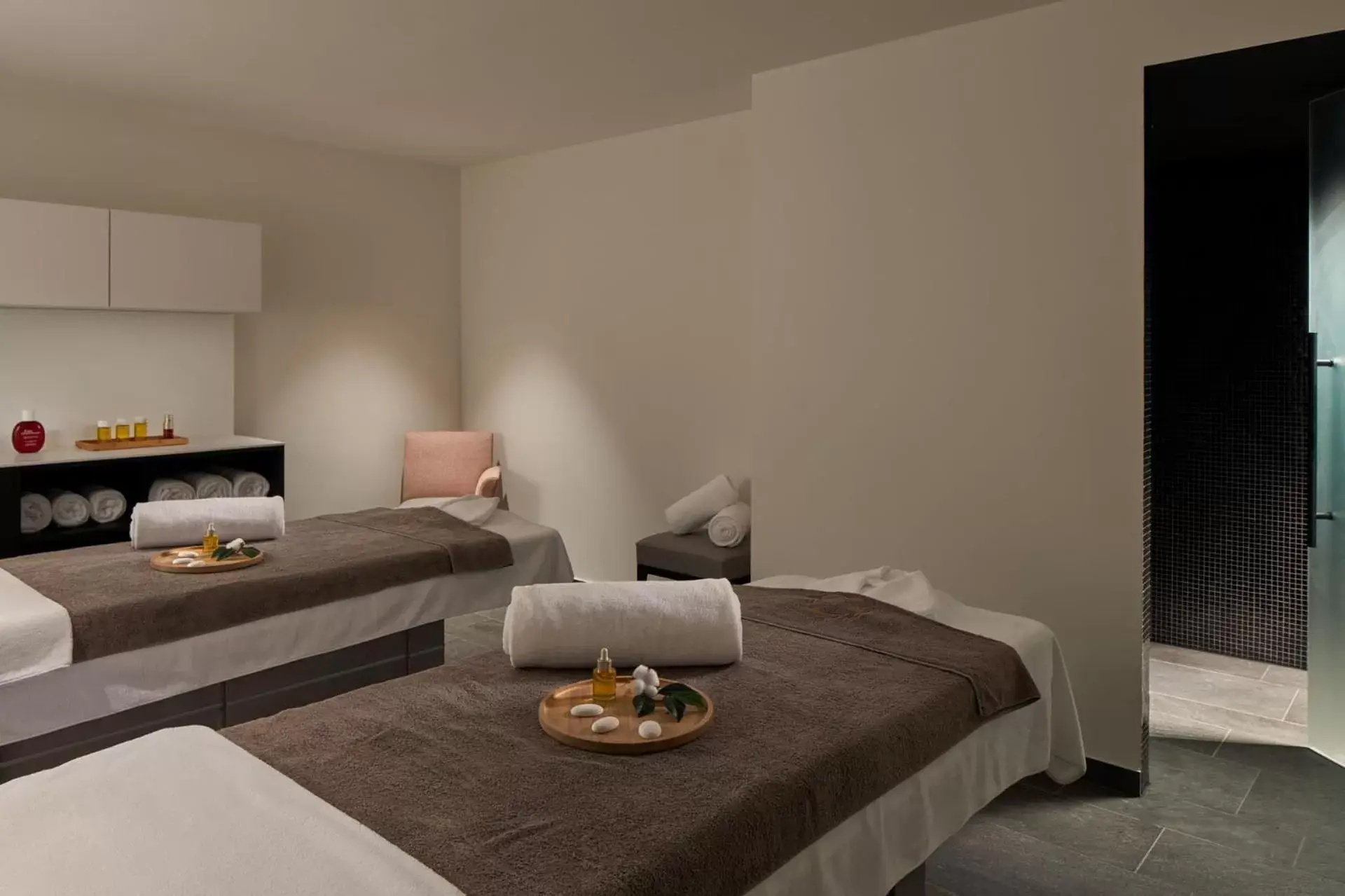 Massage, Bed in L'Esquisse Hotel & Spa Colmar - Mgallery