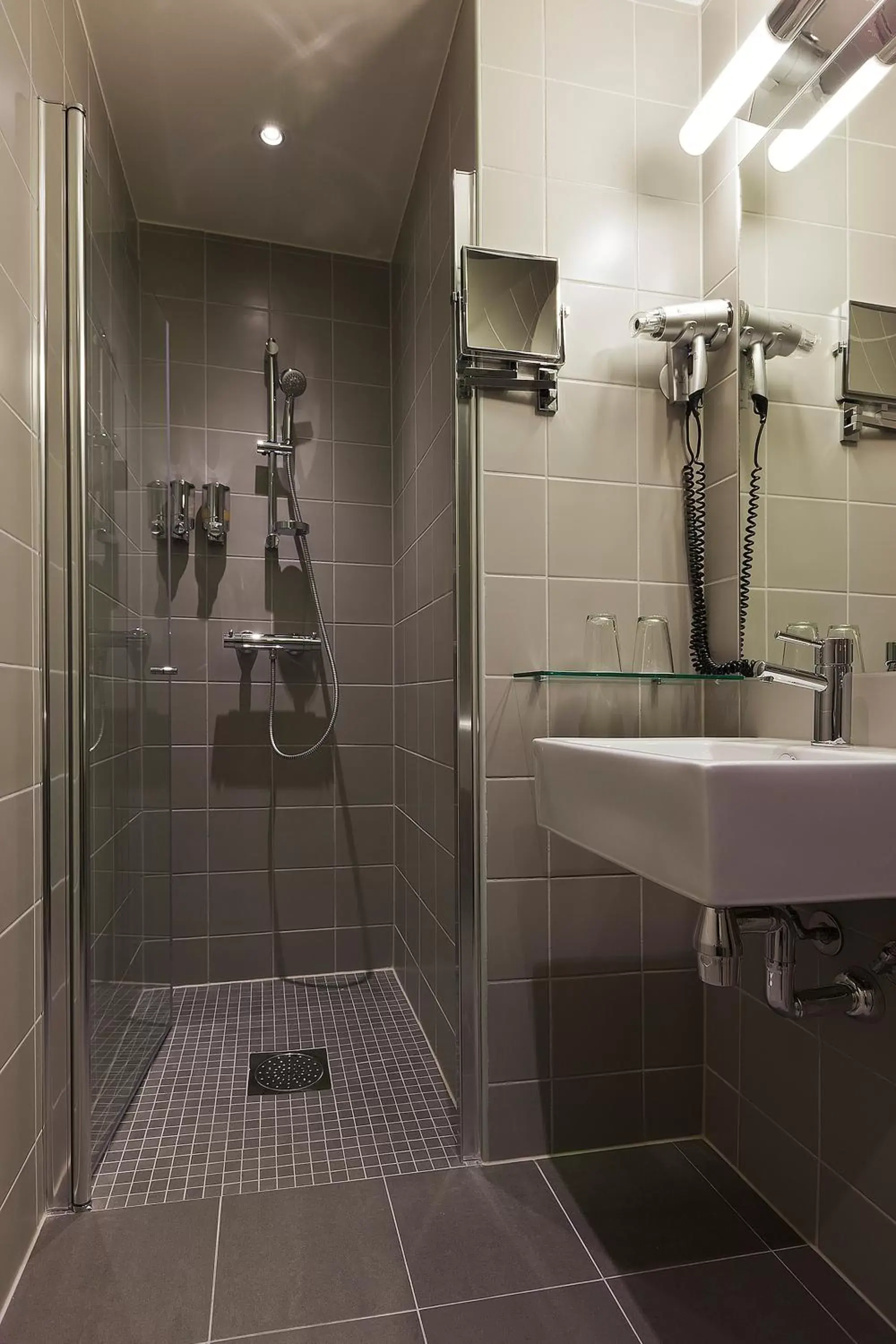 Bathroom in Saga Hotel Oslo; BW Premier Collection
