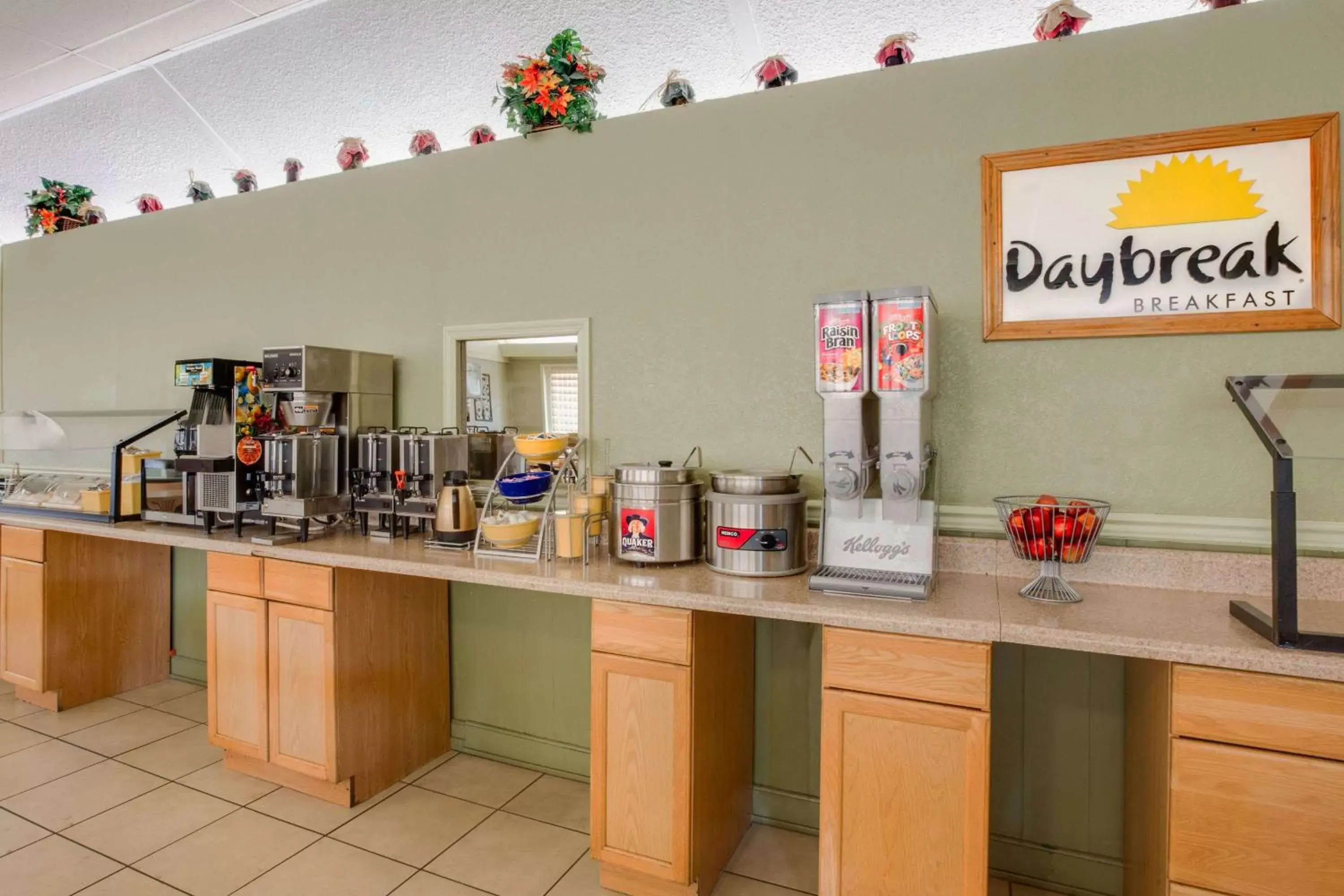 Restaurant/places to eat in Days Inn by Wyndham Asheville West