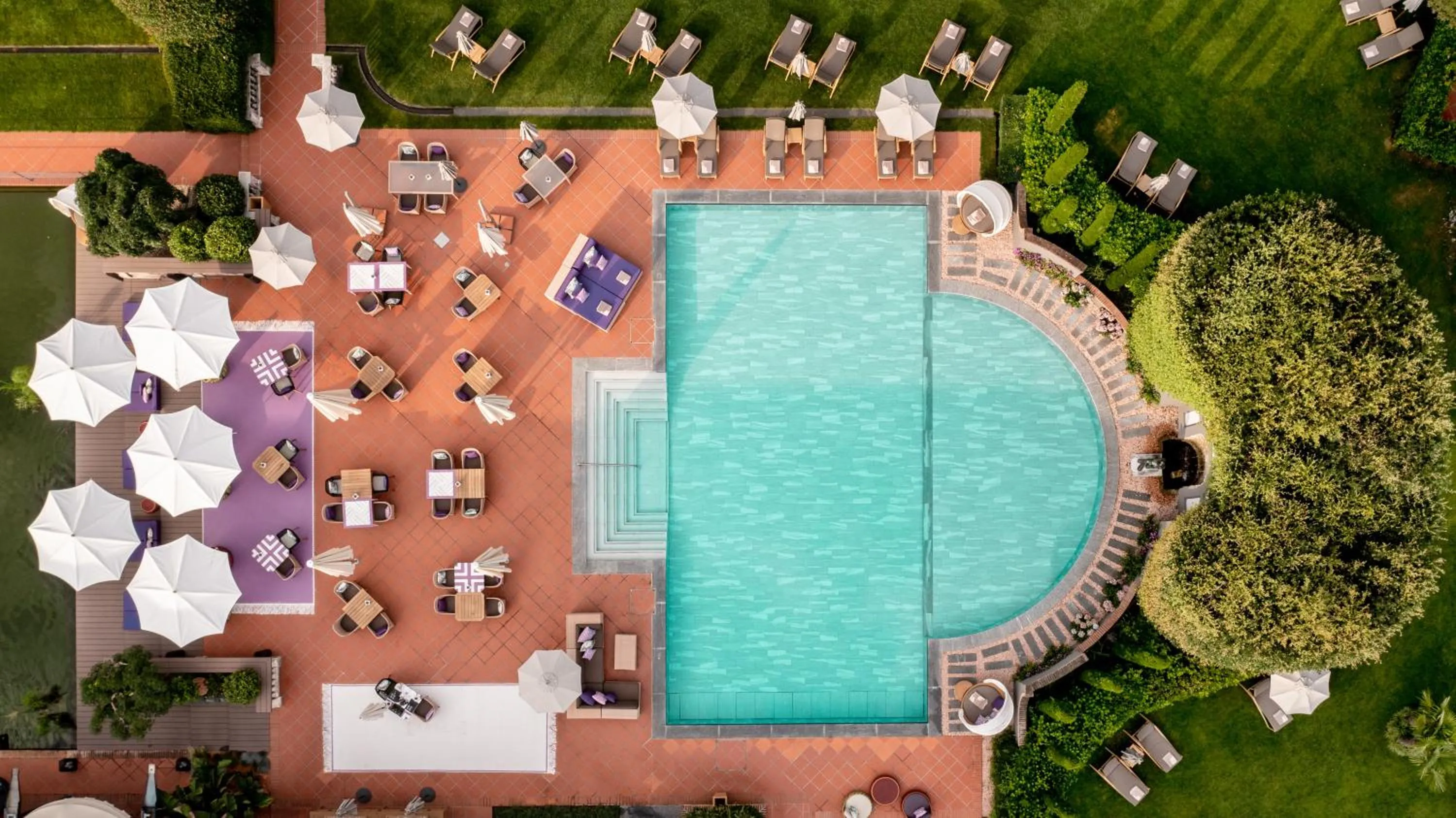Swimming pool in Giardino Ascona
