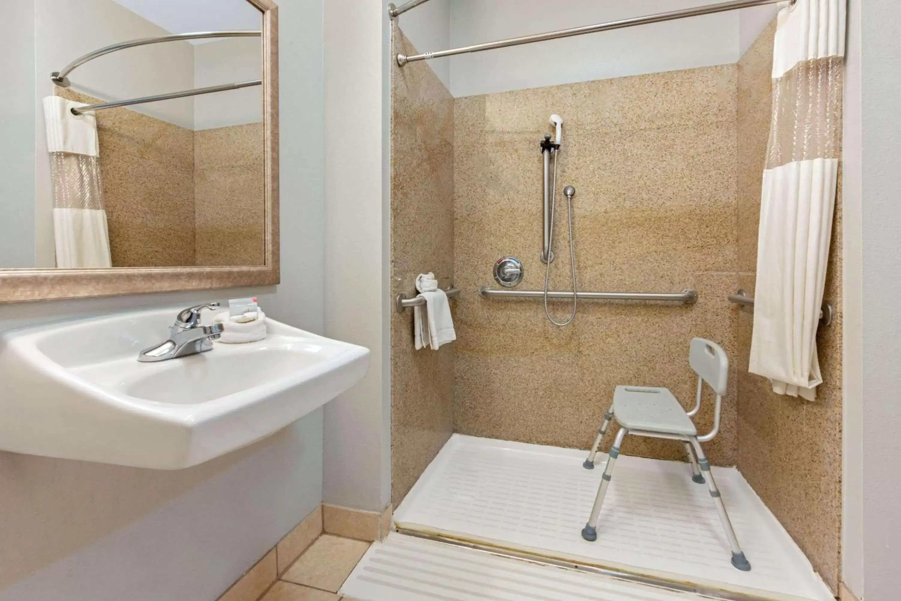 Shower, Bathroom in La Quinta by Wyndham Bridge City